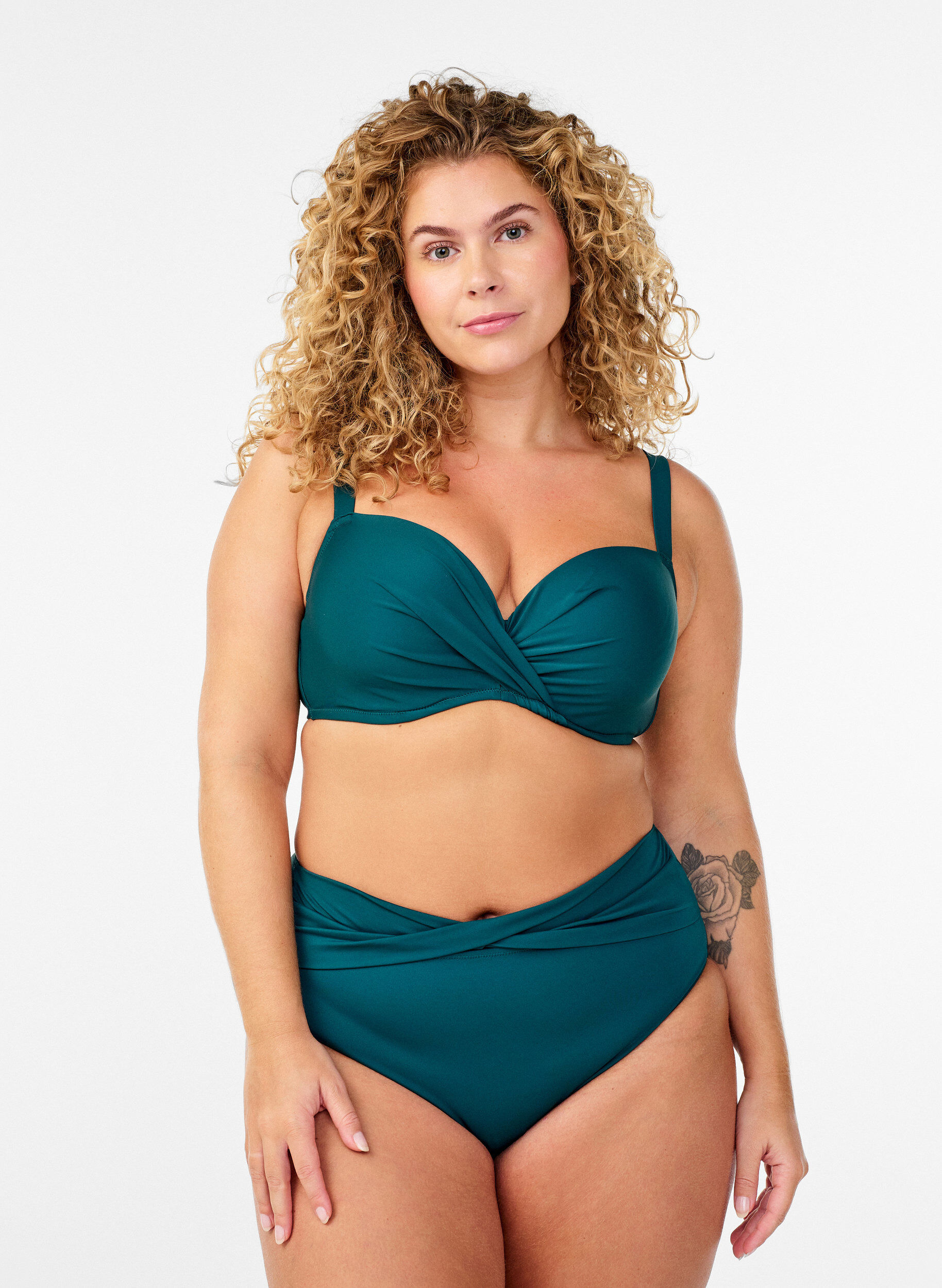 Bikini-Slip mit Wickeldetail, Gr&uuml;n, Model