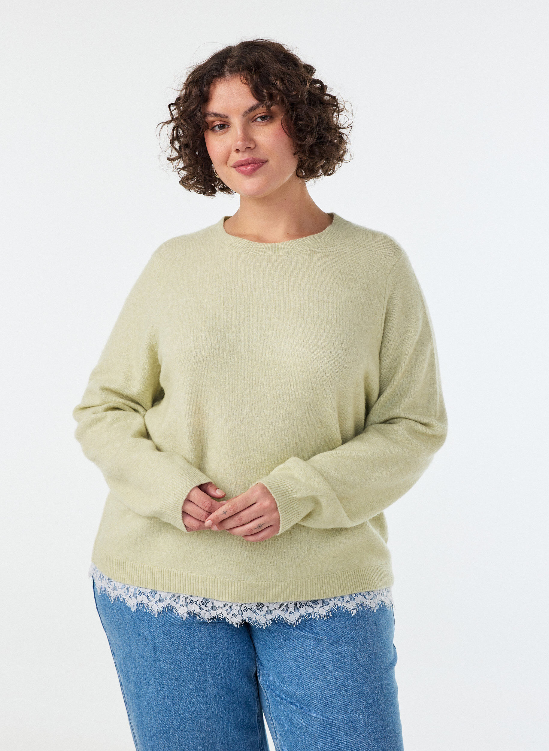 ZizziStrickbluse mit Spitzenbesatz am Saum, Gr&uuml;n, Model image number 0