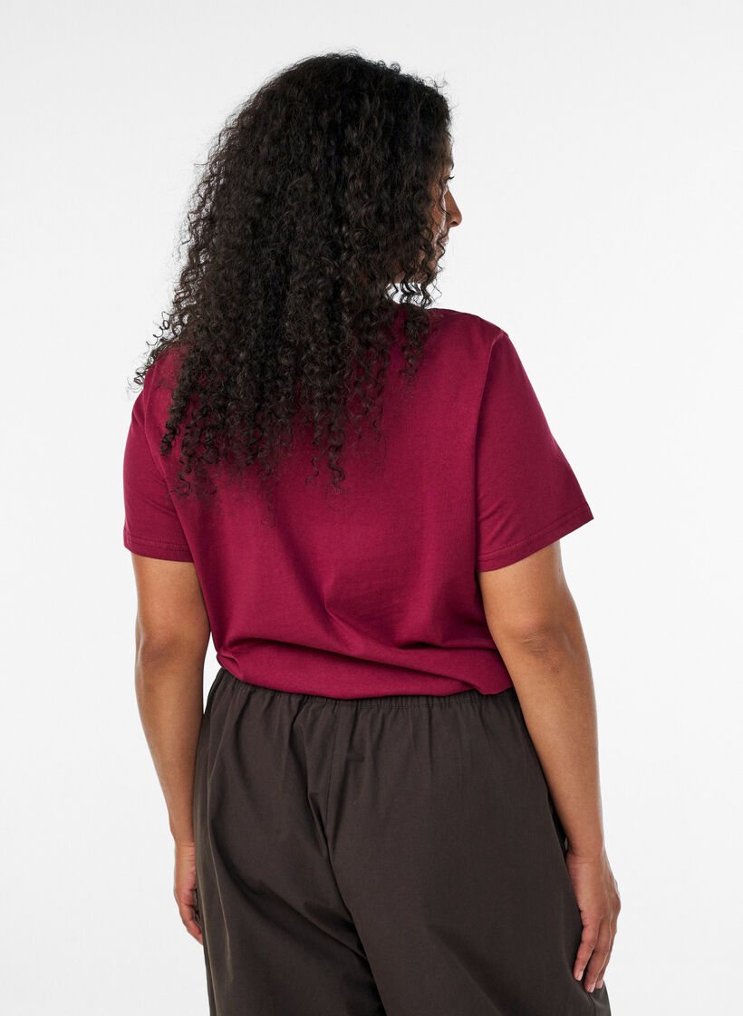 Basic T-Shirt aus Baumwolle mit Rundhalsausschnitt, Rot, Model image number 2