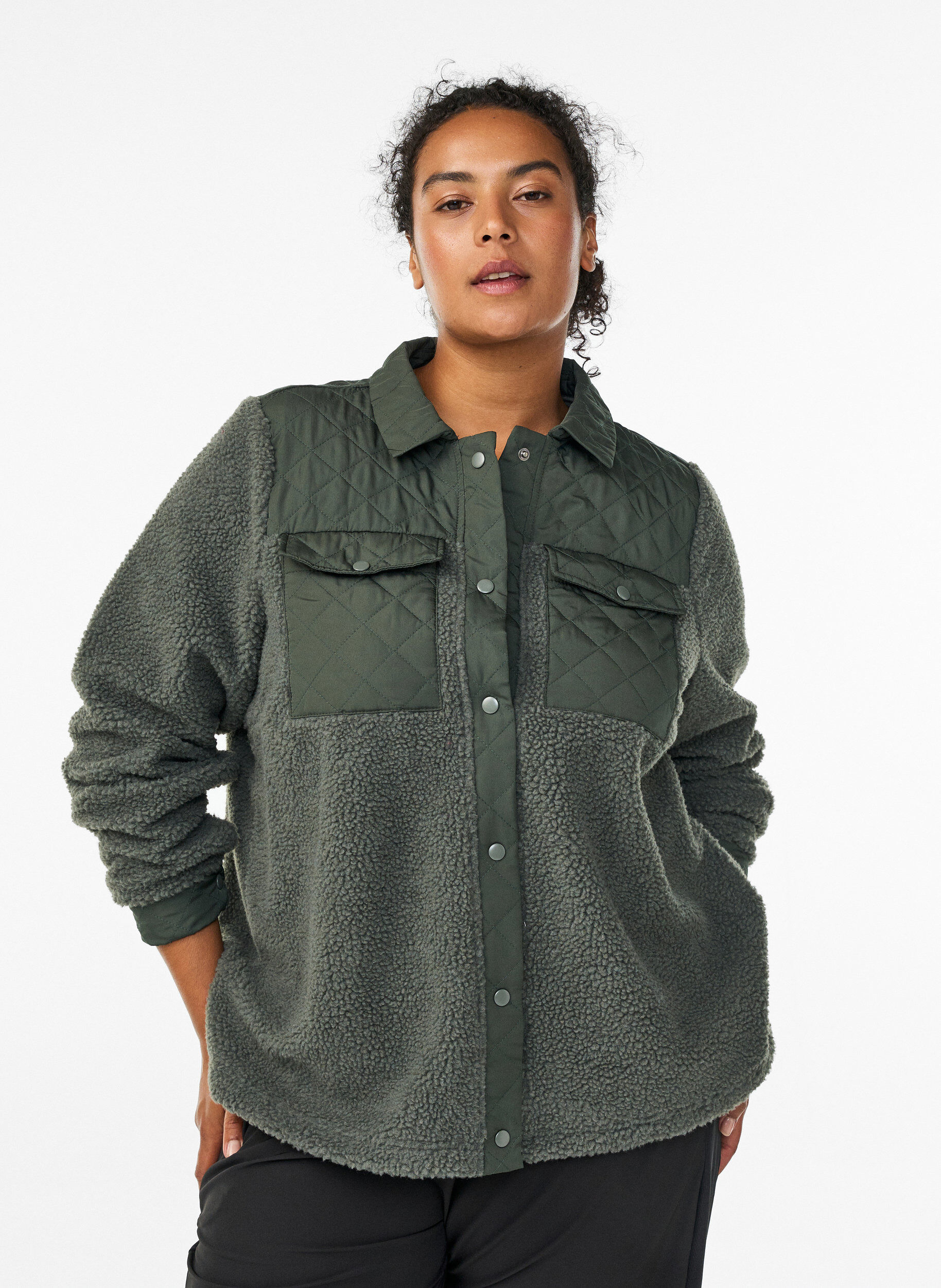 Veste polaire avec d&eacute;tails matelass&eacute;s, Vert fonc&eacute;, Model