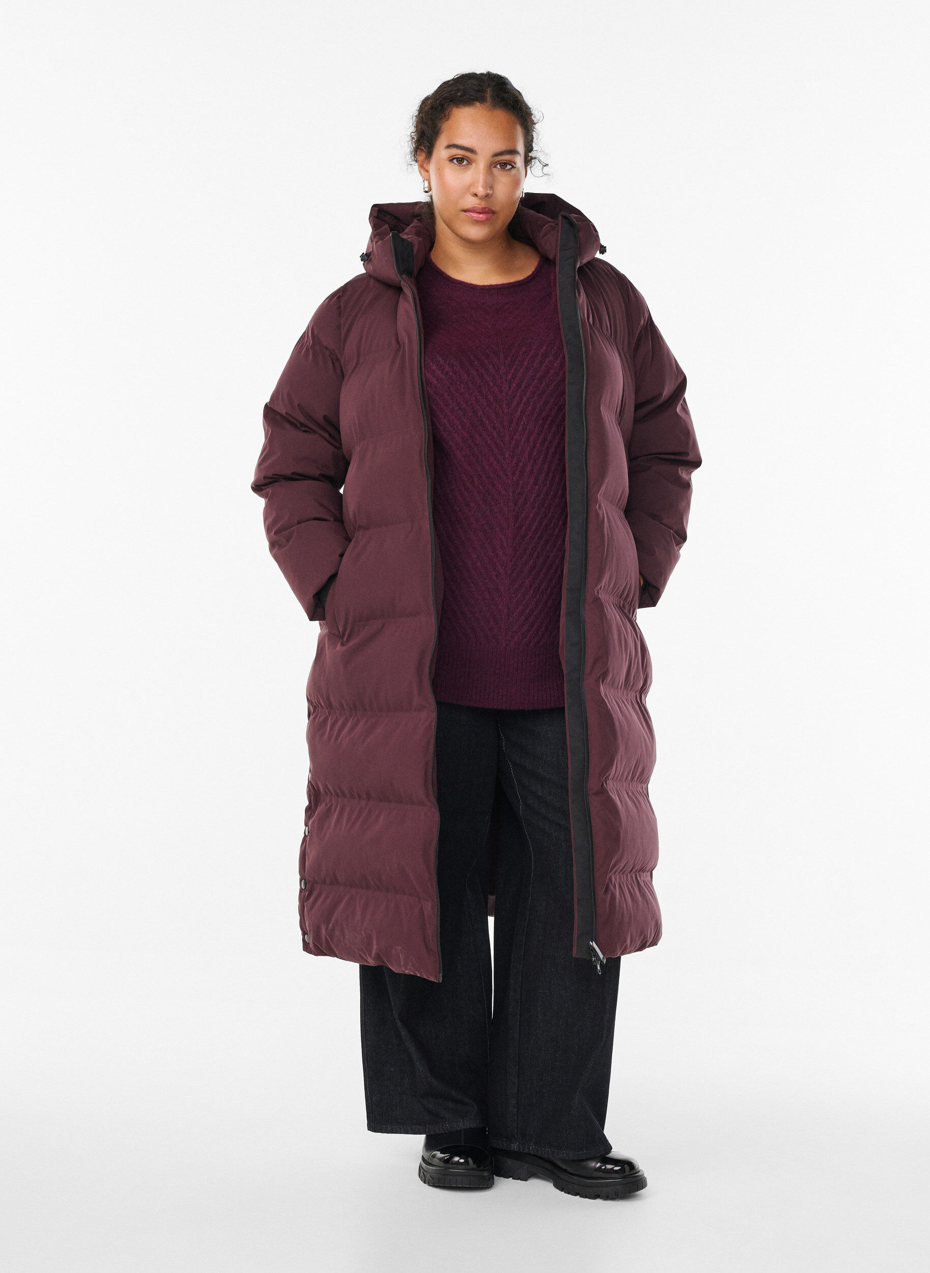 ZizziLanger Winter-Steppmantel mit Kapuze, Dunkles Bordeaux, Model image number 0