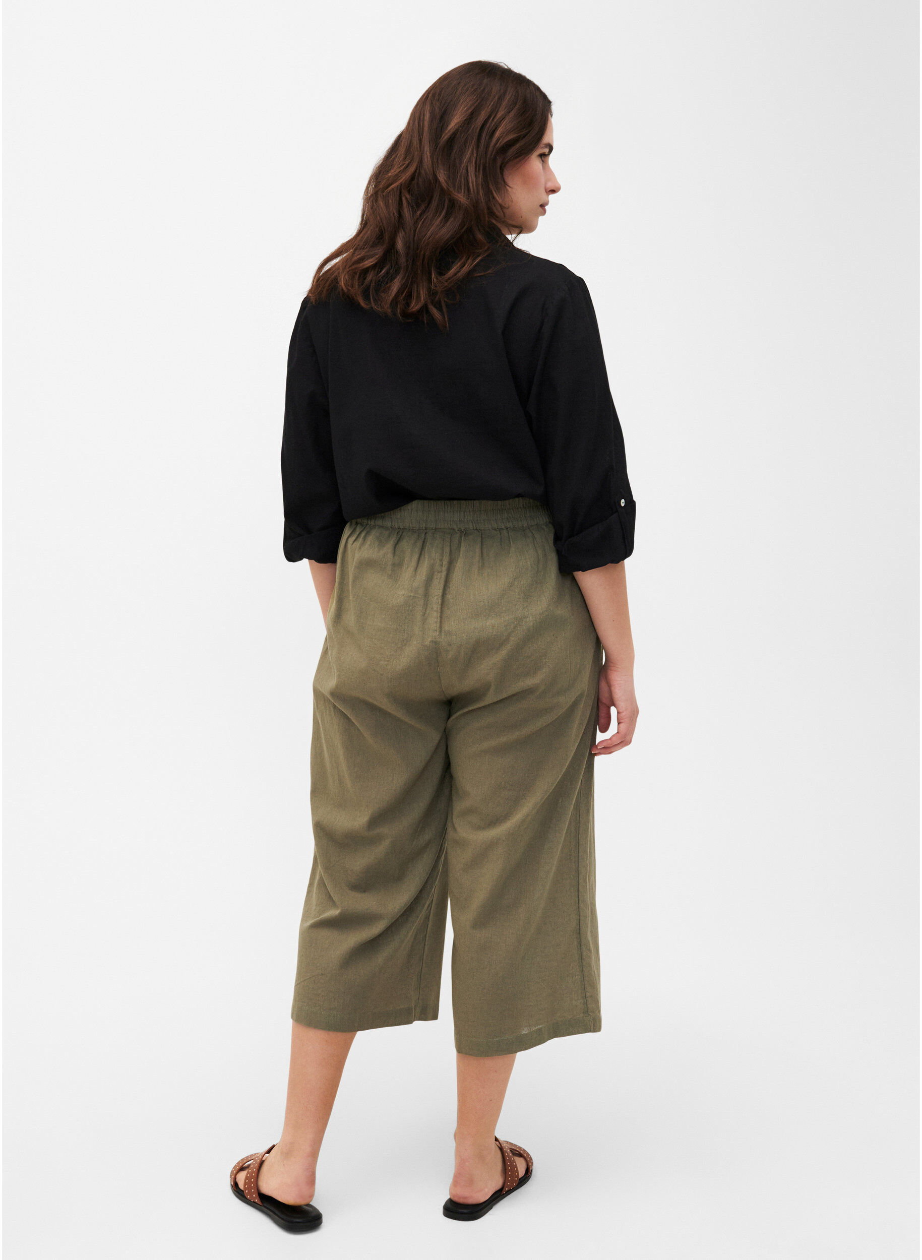 Zizzi Pantalon 7/8 en coton et lin m&eacute;lang&eacute;s, Deep Lichen Green, Model image number 1