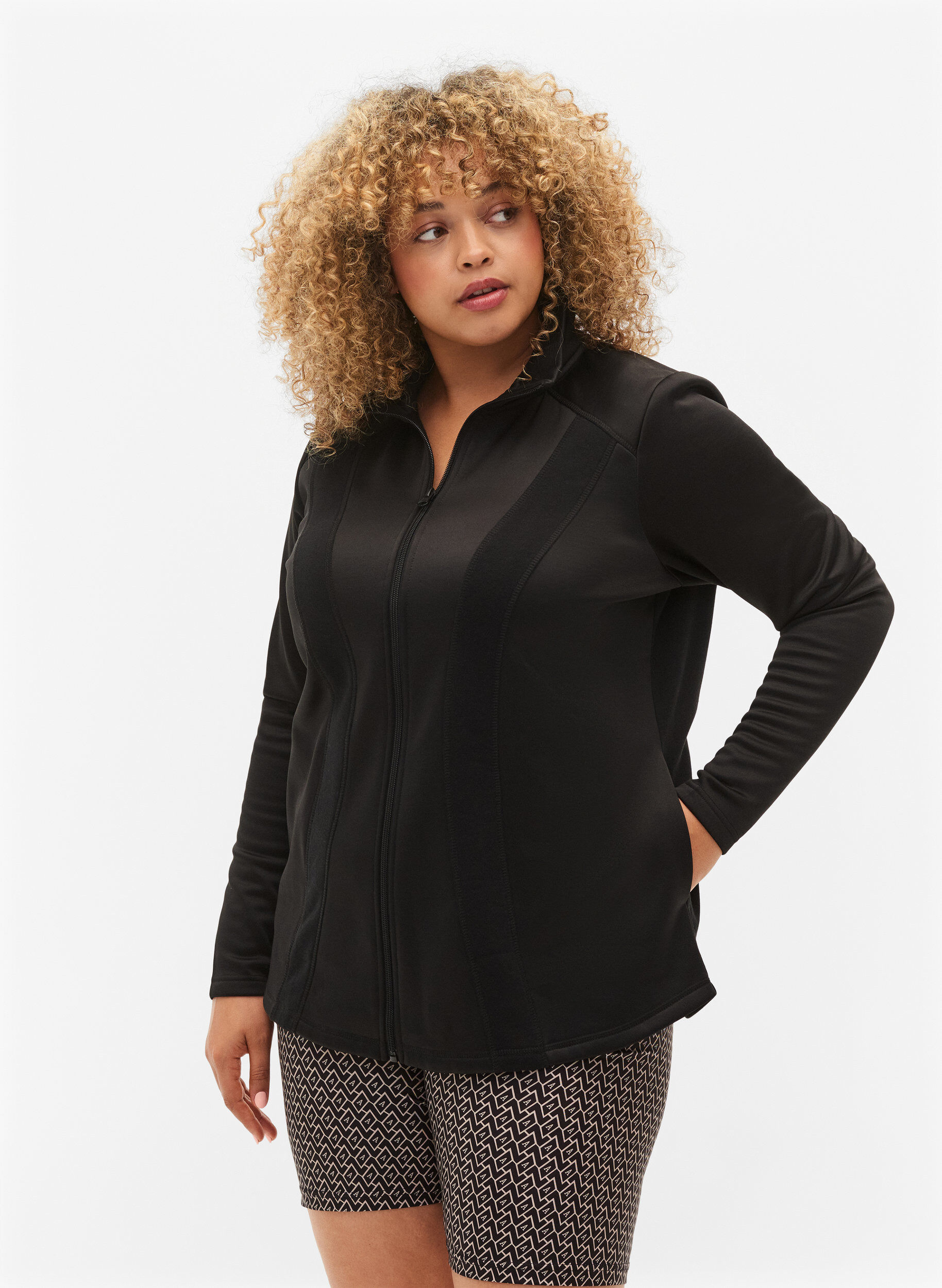 Zizzi Sportliche Strickjacke mit Rei&szlig;verschluss und hohem Kragen, Black, Model image number 0