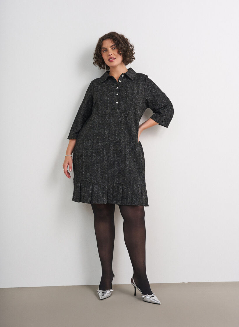 Robe courte en boucl&eacute; avec boutons d&eacute;coratifs, Noir, Model image number 1