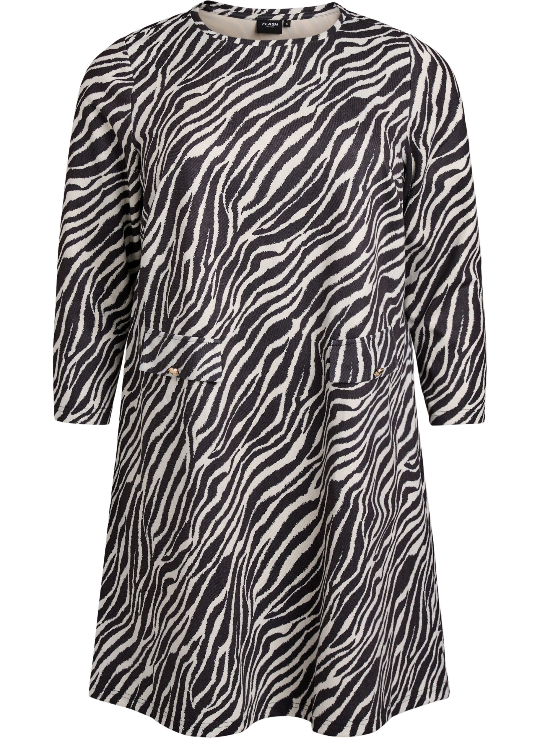 Robe en trap&egrave;ze courte avec manches 7/8