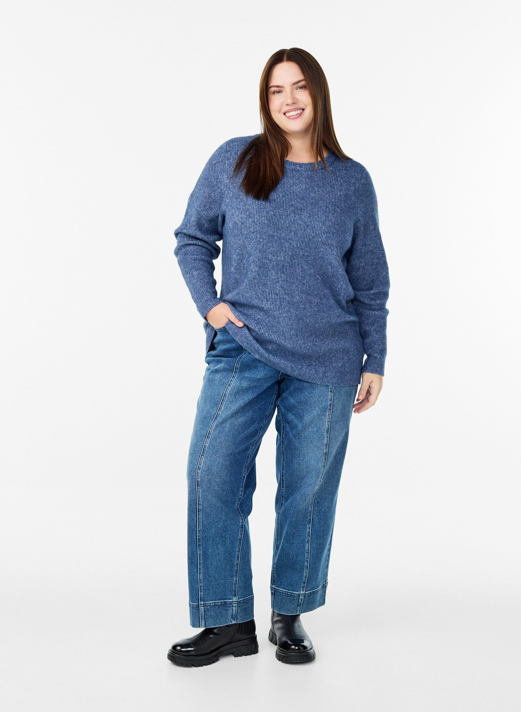 Zizzi Melierte Strickbluse mit Rundhalsausschnitt, Blau, Model image number 1