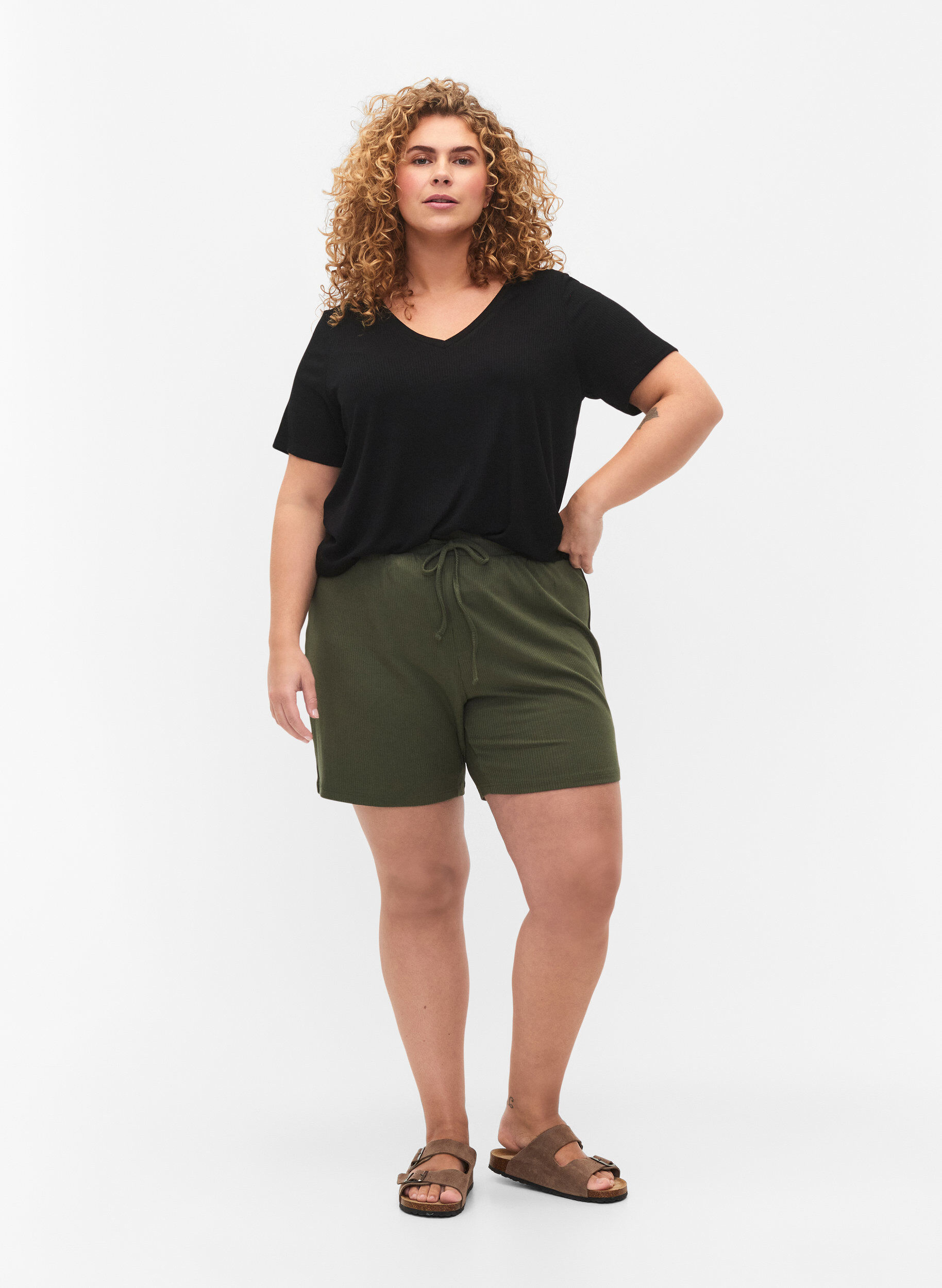 Zizzi Viskose T-Shirt mit Ripp und V-Ausschnitt, Black, Model image number 2