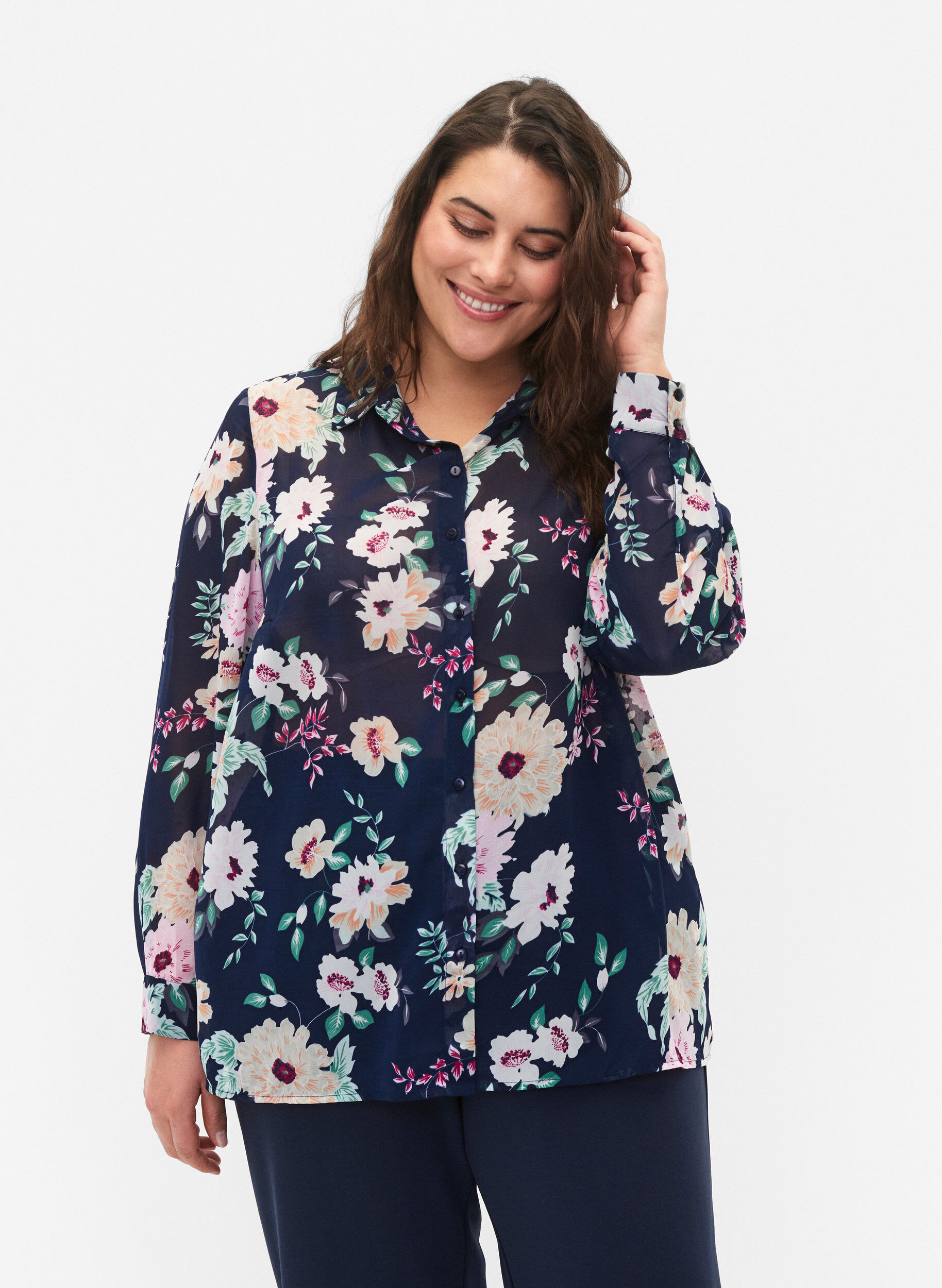 Zizzi FLASH - Chemise &agrave; manches longues avec imprim&eacute; floral, Navy Flower, Model image number 0