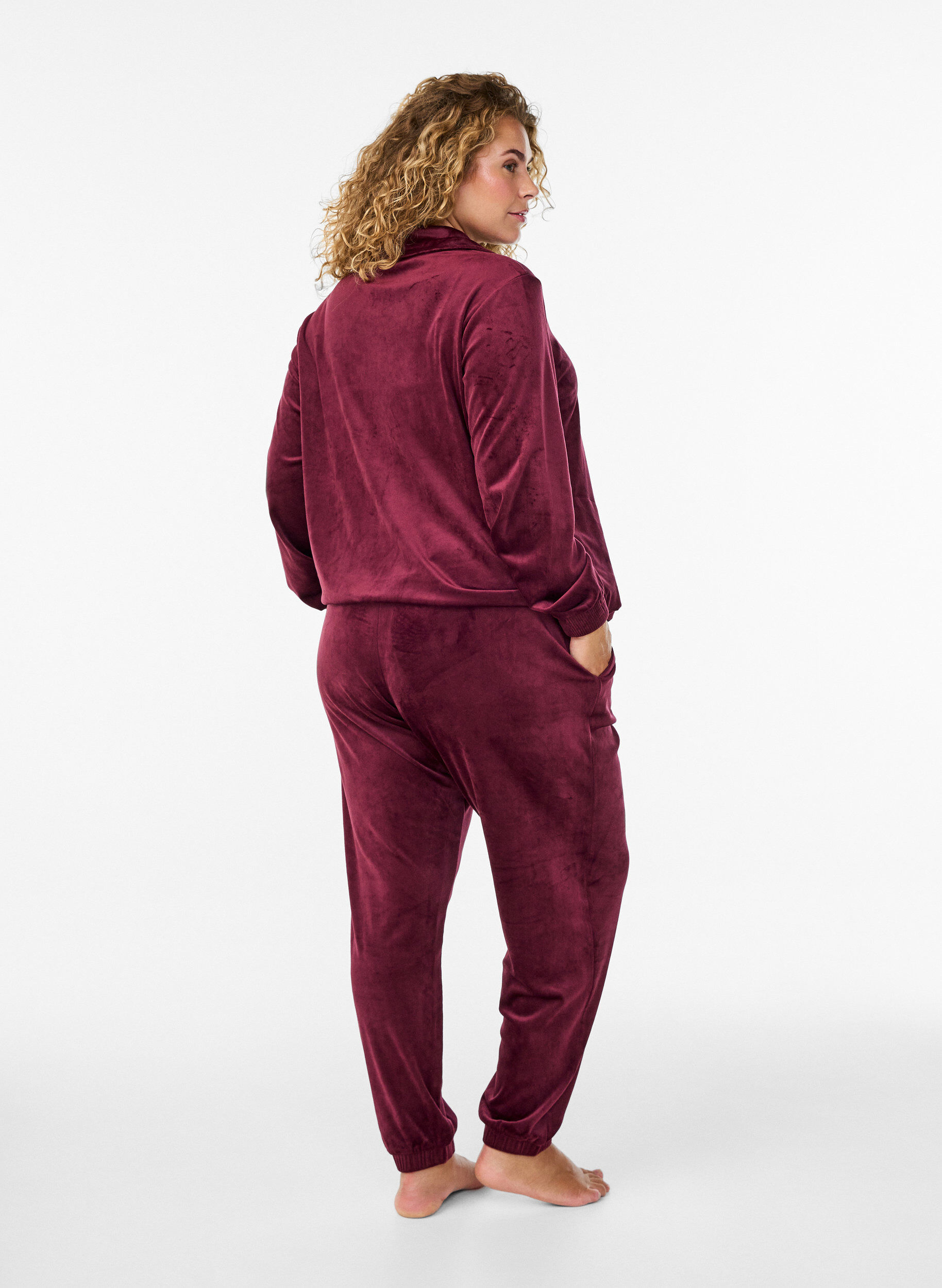 Zizzi Lockere Samt-Hose, Dunkles Bordeaux, Model image number 1