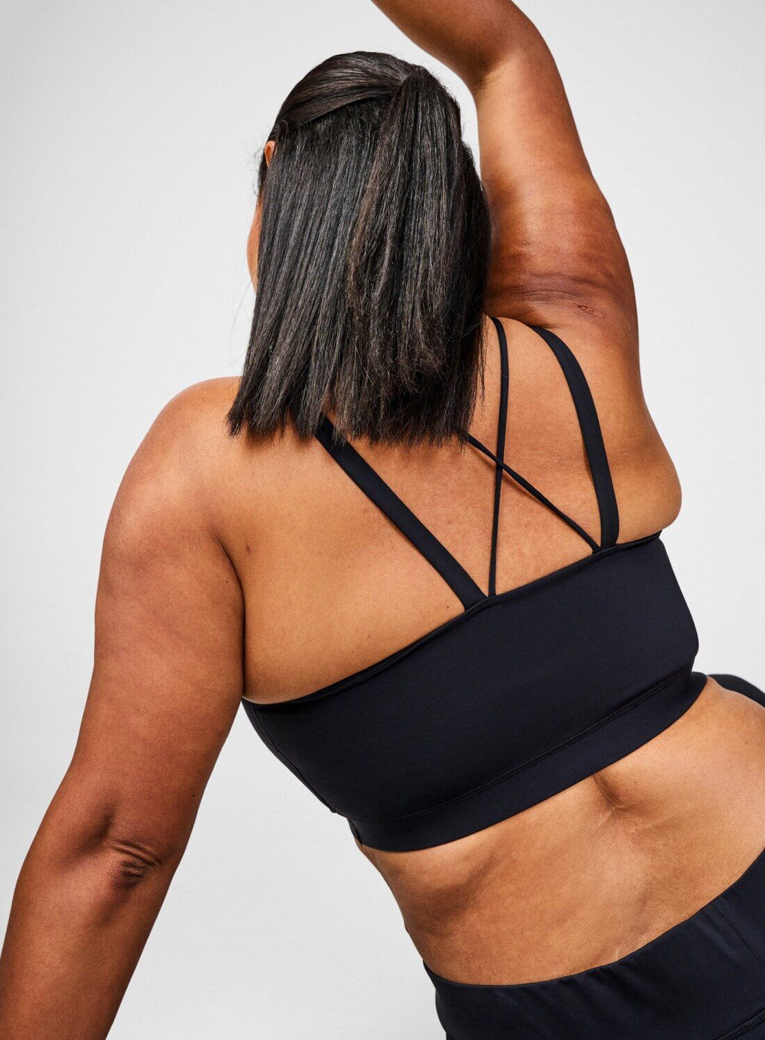 Zizzi Sport-BH mit Kreuz-Detail auf dem R&uuml;cken, , Model