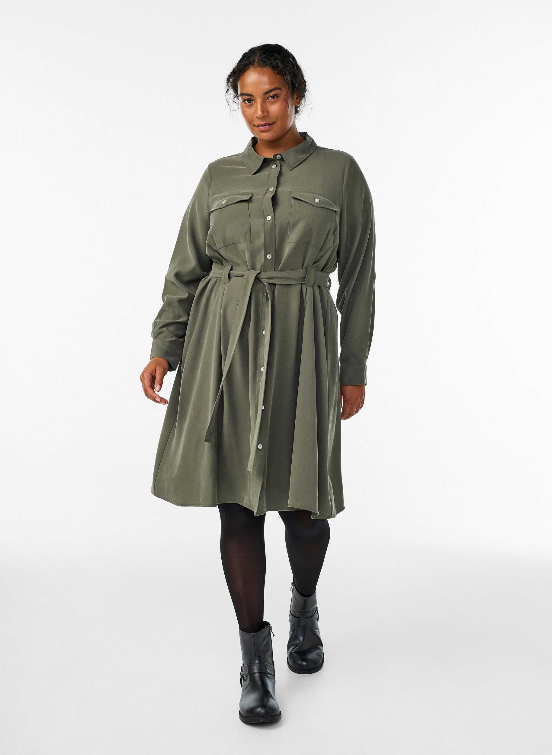 Zizzi Hemdblusenkleid mit Bindeg&uuml;rtel und langen &Auml;rmeln, Gr&uuml;n, Model image number 1