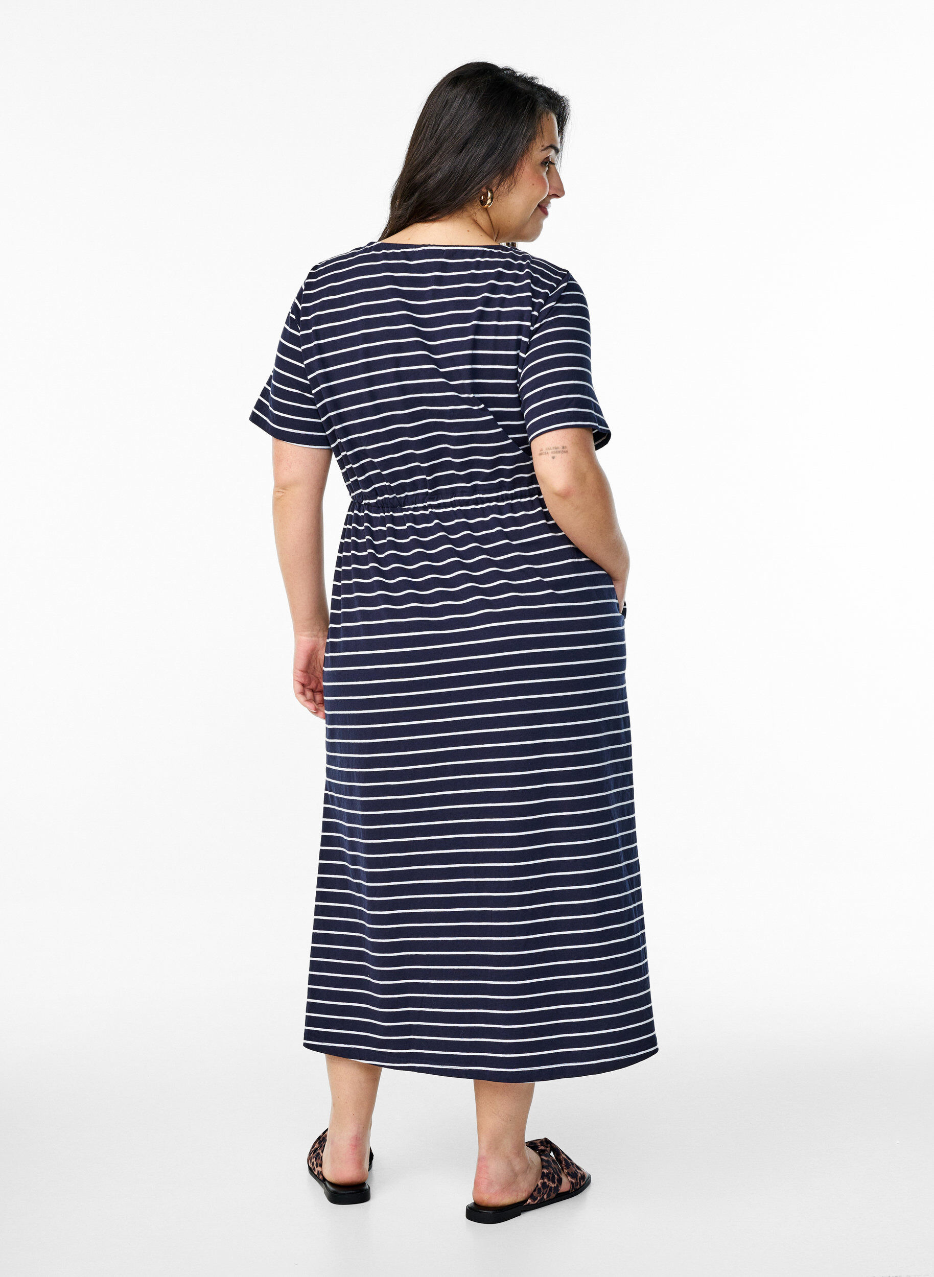 Zizzi Gestreiftes Midikleid aus Baumwolle mit kurzen &Auml;rmeln, Blau, Model image number 1