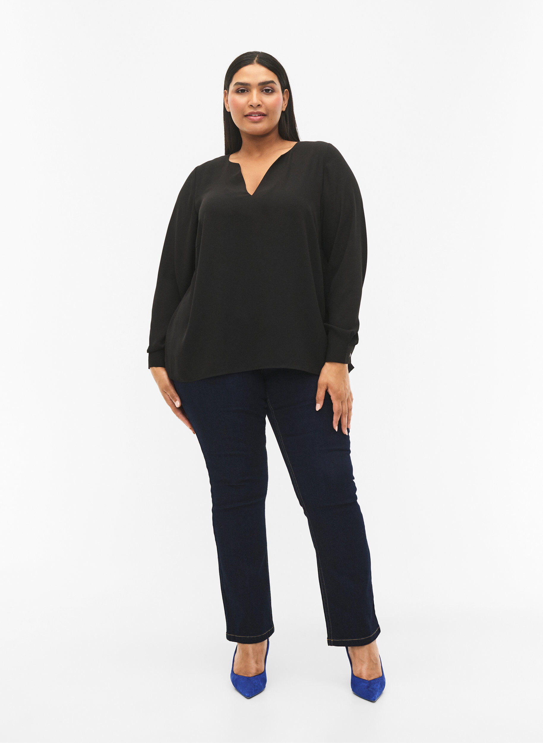 Zizzi Blouse &agrave; manches longues avec des plis &agrave; l'arri&egrave;re, Black, Model image number 2