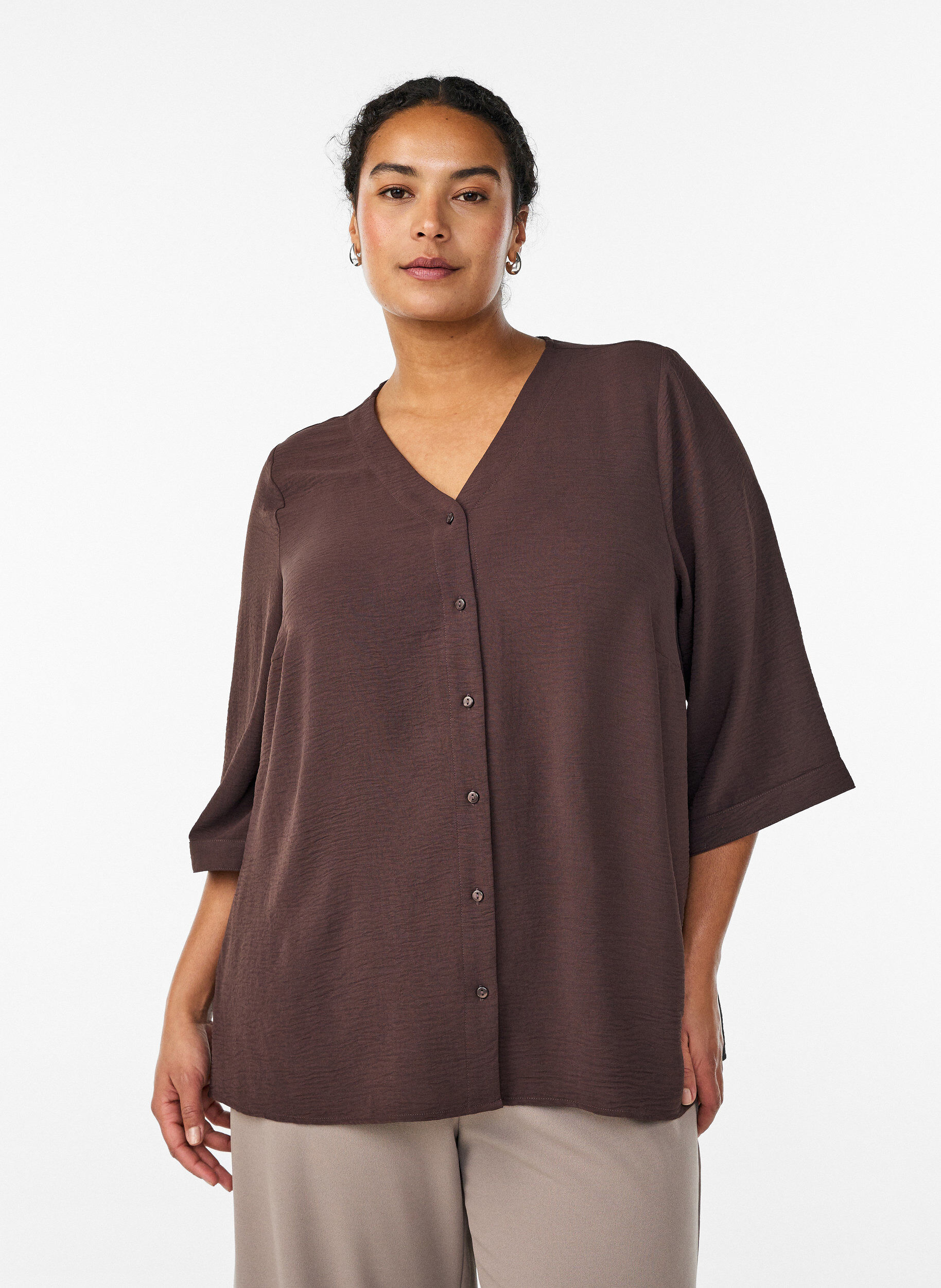 Bluse mit V-Ausschnitt und 3/4-&Auml;rmeln, Braun, Model