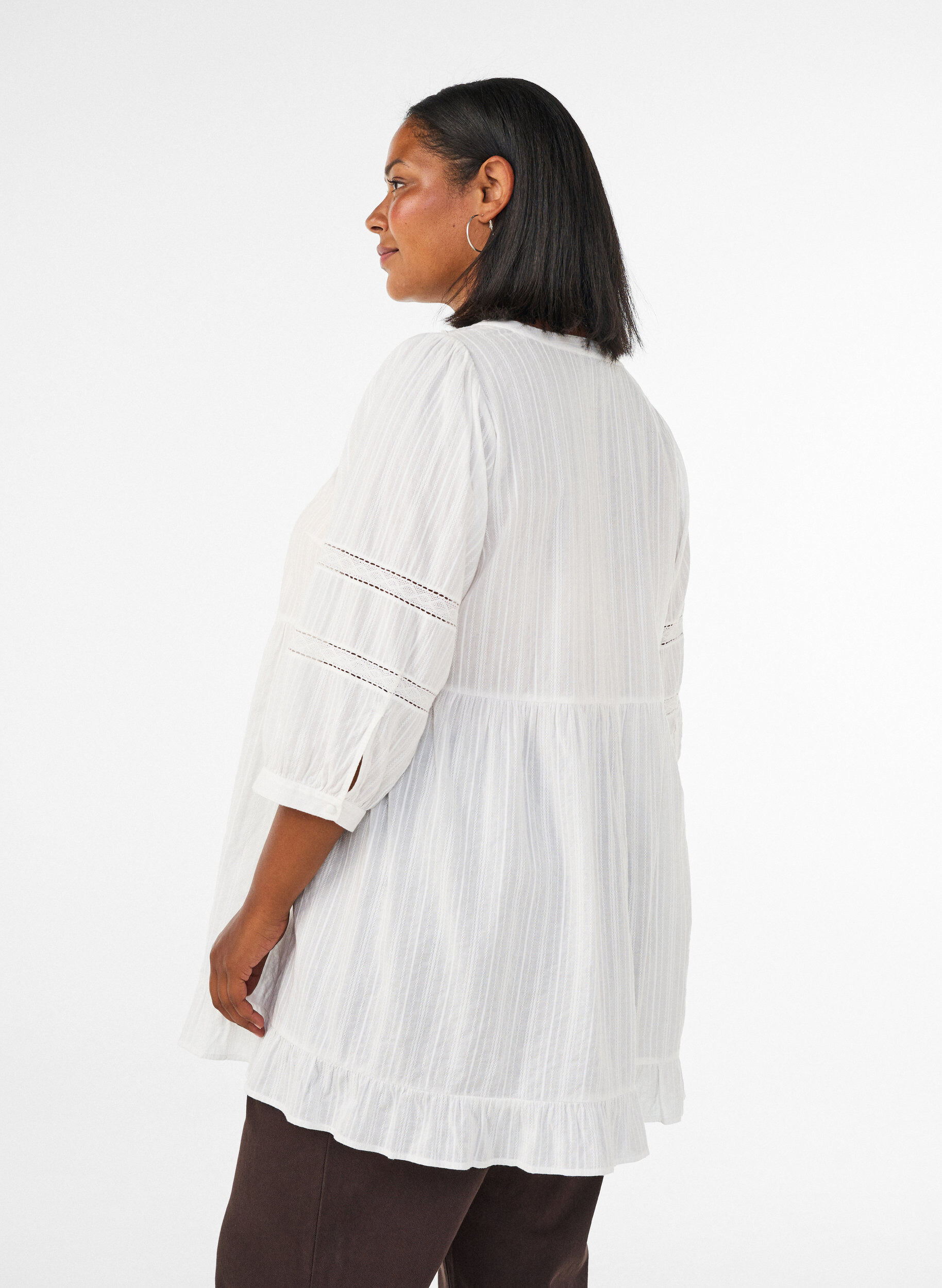 ZizziTunique avec d&eacute;tails en broderie ajour&eacute;e et manches 3/4, Vanille, Model image number 2