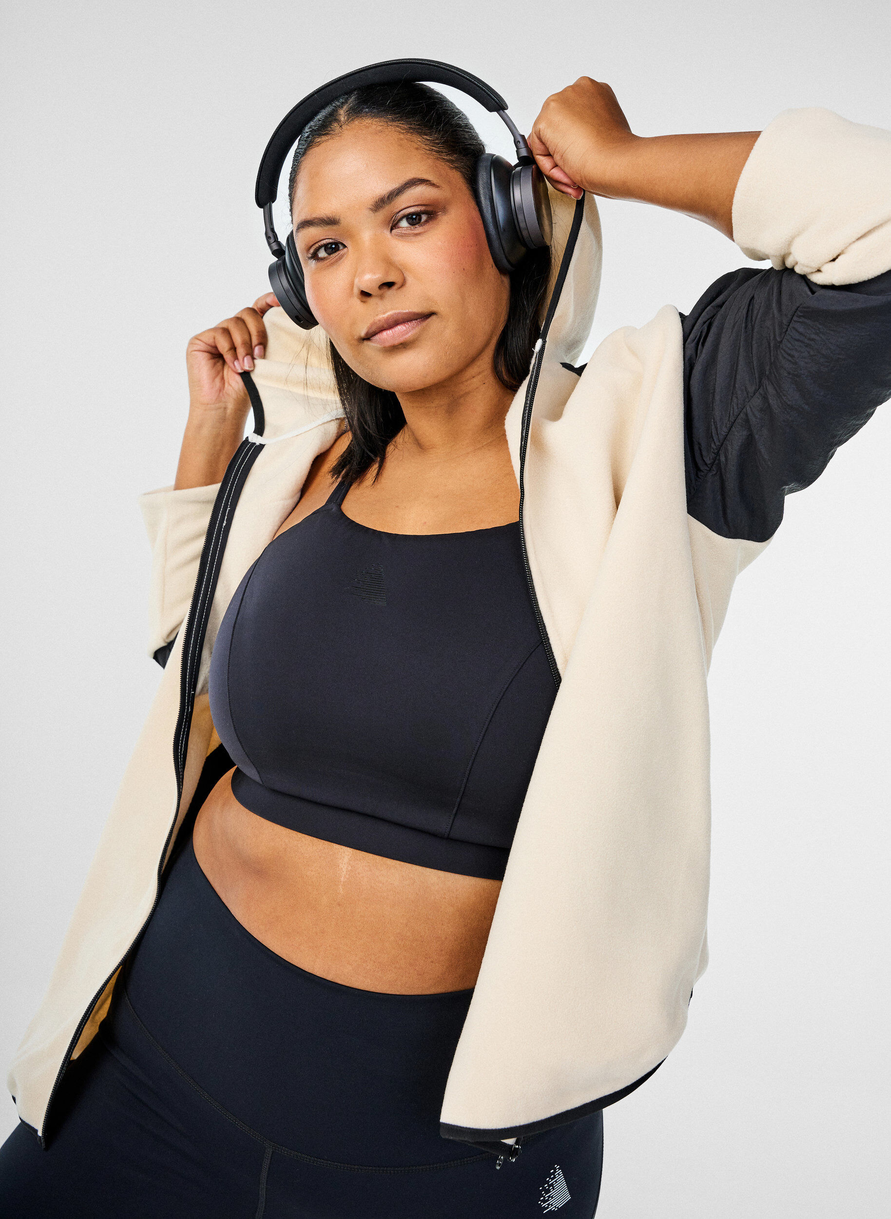 Zizzi Fleecejacke mit Kapuze und Taschen, Beige, Image image number 0