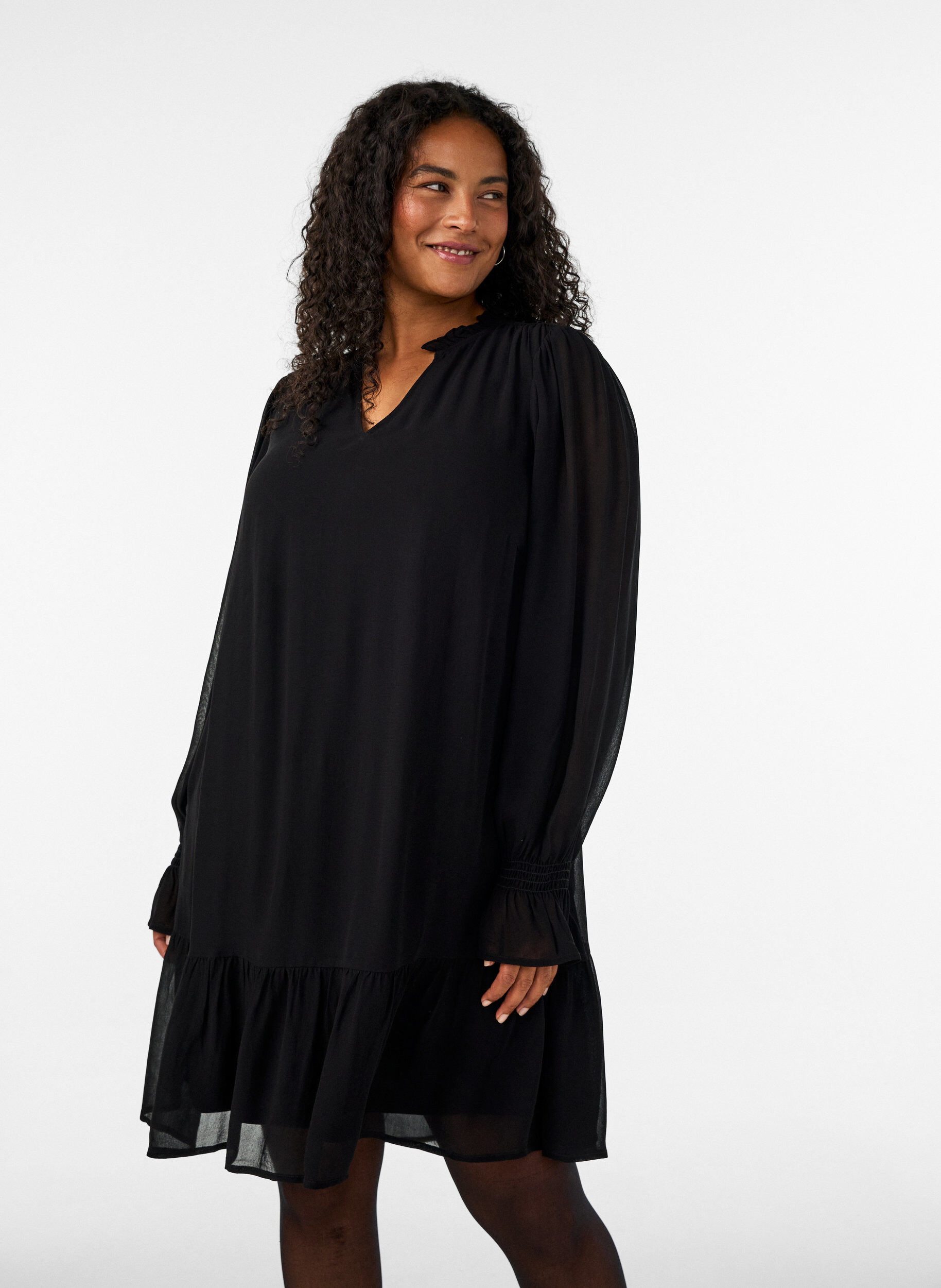 ZizziRobe en viscose avec volants et manches transparentes, Noir, Model image number 0