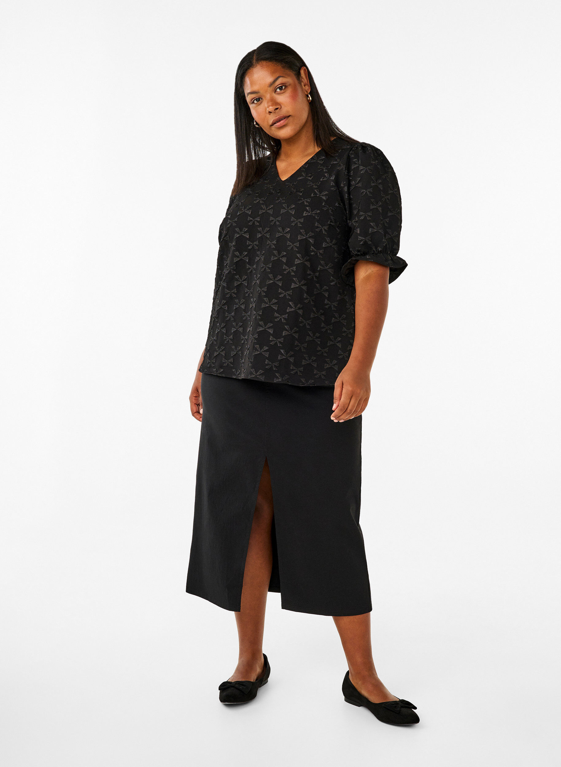 Zizzi Kurz&auml;rmelige Jacquard-Bluse mit Schleifen, Black W. Bow, Model image number 2