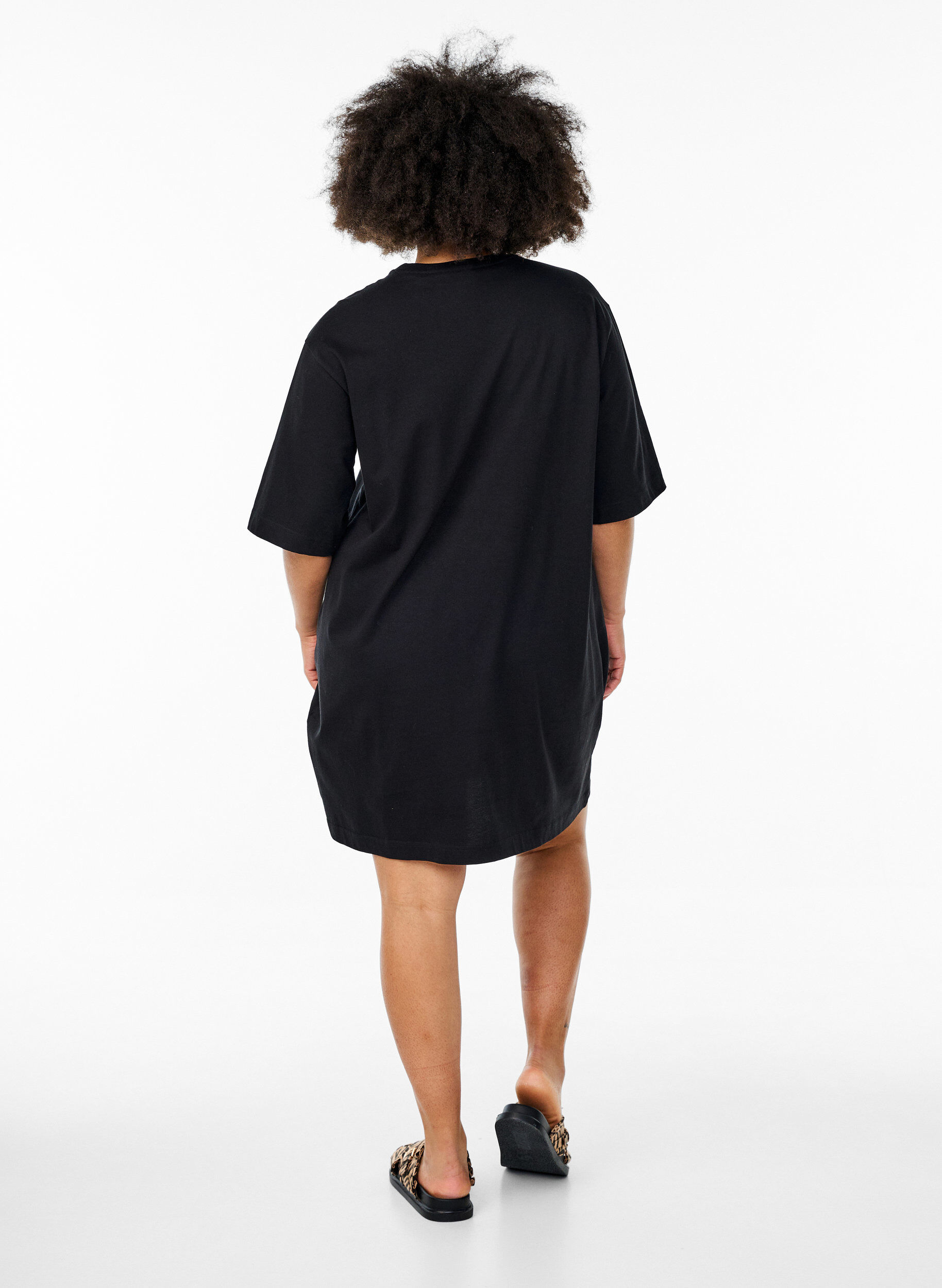 Zizzi Knielanges Baumwoll-T-Shirt-Kleid, Schwarz, Model image number 2