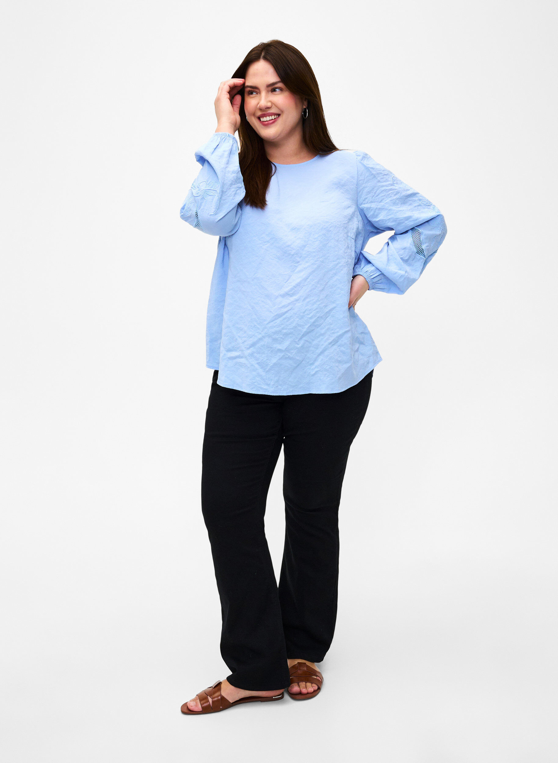 Zizzi Bluse aus TENCEL&trade;-Modal mit gestickten Details, Serenity, Model image number 2