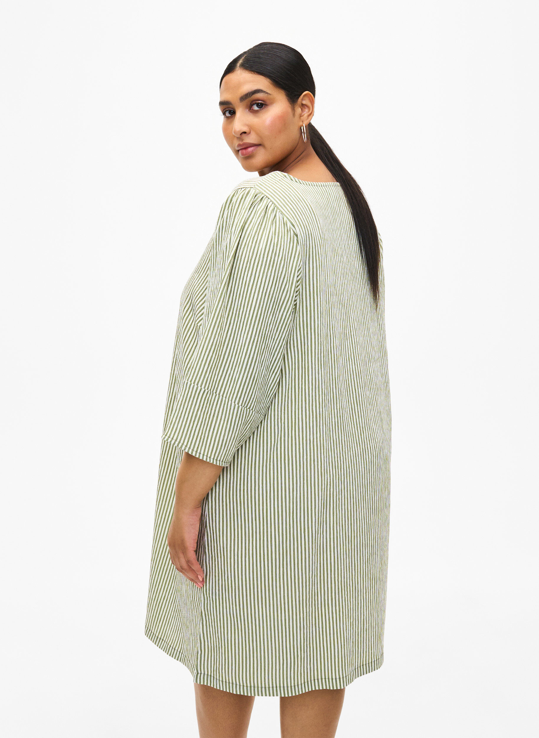Zizzi Gestreiftes Kleid mit 3/4-&Auml;rmeln, Green Stripe, Model image number 1