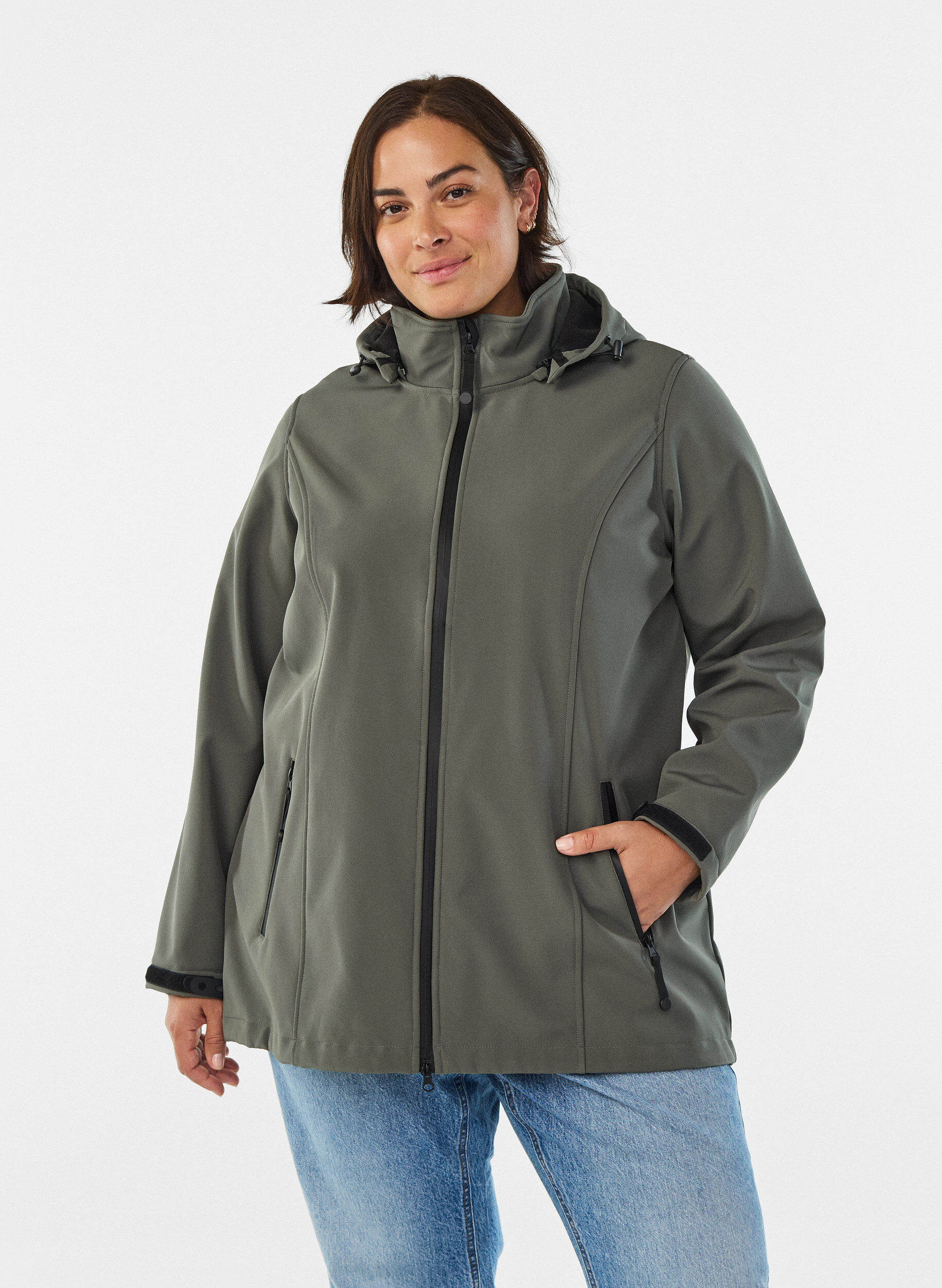 Zizzi Softshelljacke aus kurzem Schnitt mit abnehmbarer Kapuze, Grau, Model image number 0
