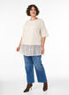 Lockeres T-Shirt mit breitem Spitzenbesatz, Vanille, Model image number 1