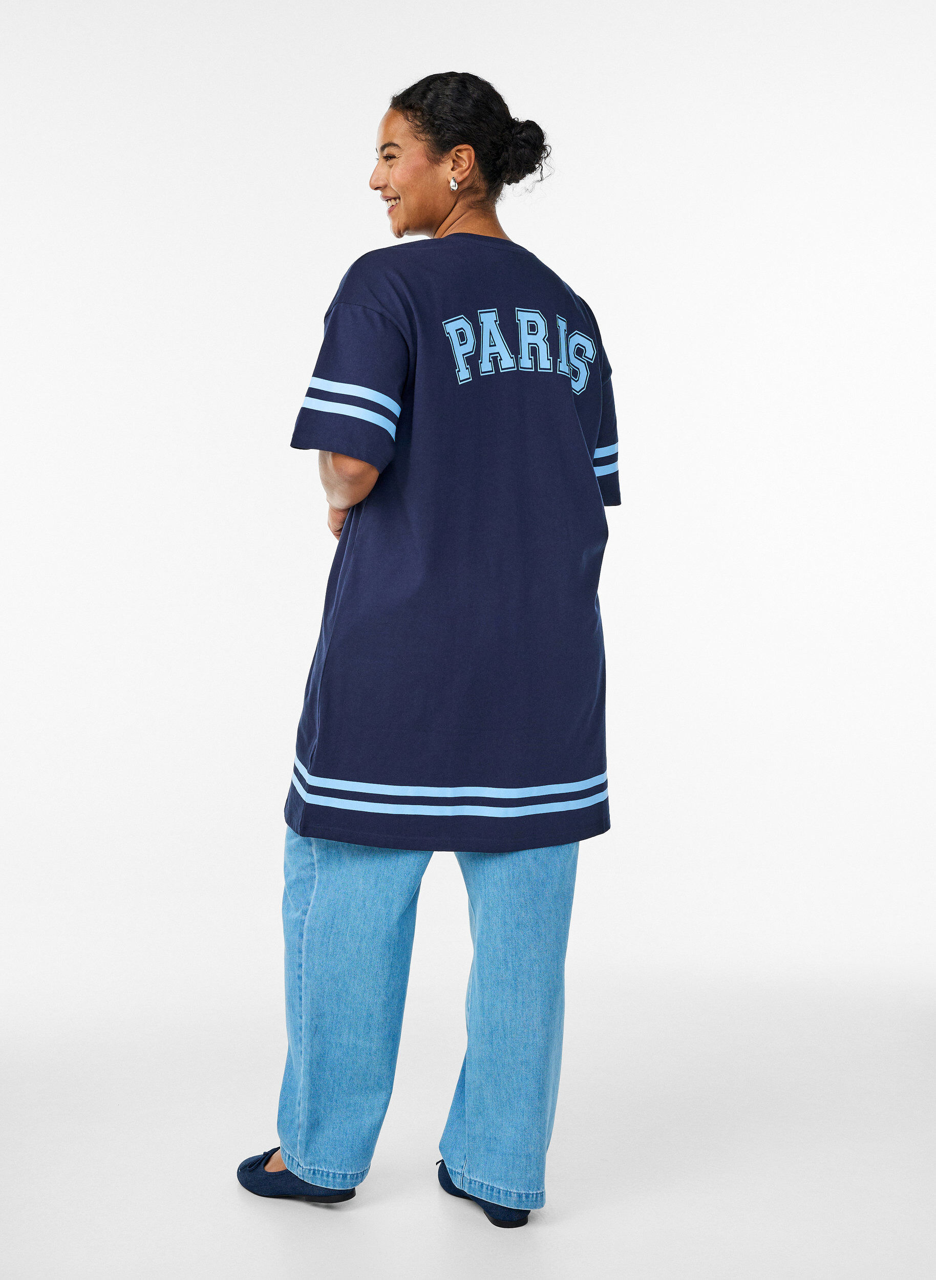 ZizziKurzes T-Shirt-Kleid mit sportlichen Details, Blau, Model image number 2