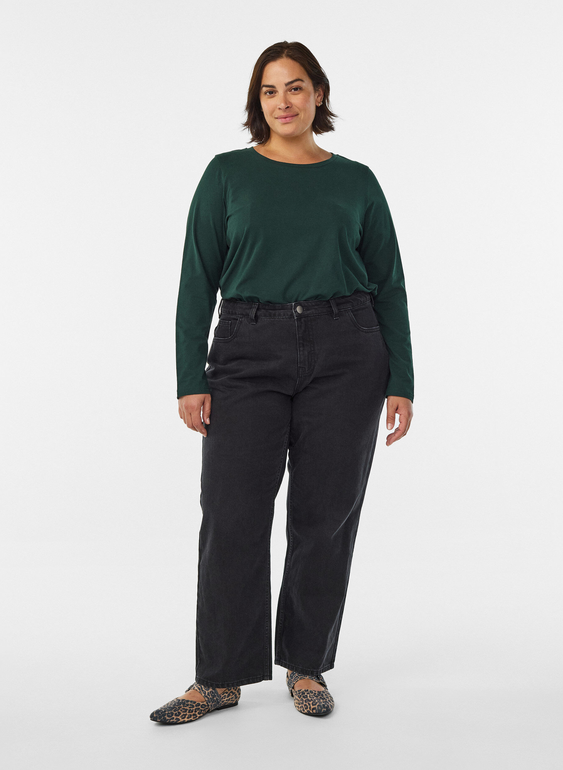 Zizzi Basic Top aus Jersey mit langen &Auml;rmeln, Gr&uuml;n, Model image number 1