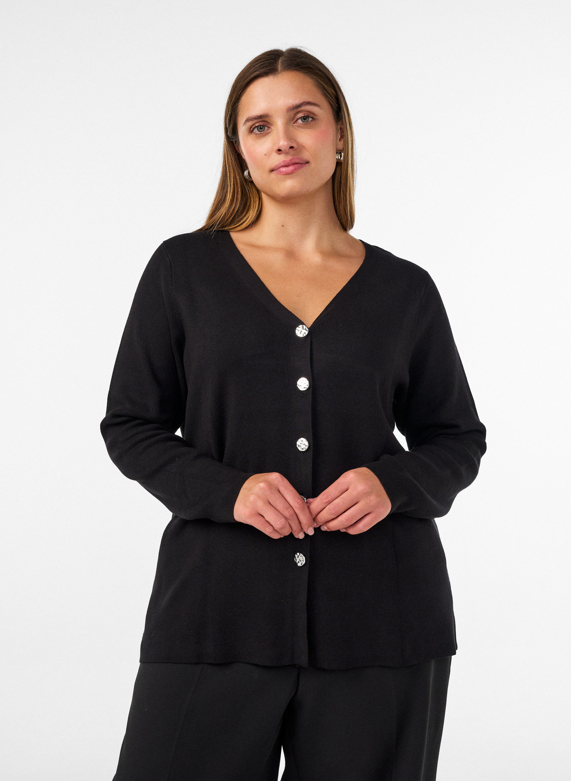 ZizziCardigan en maille fine avec boutons d&eacute;coratifs, Noir, Model image number 0
