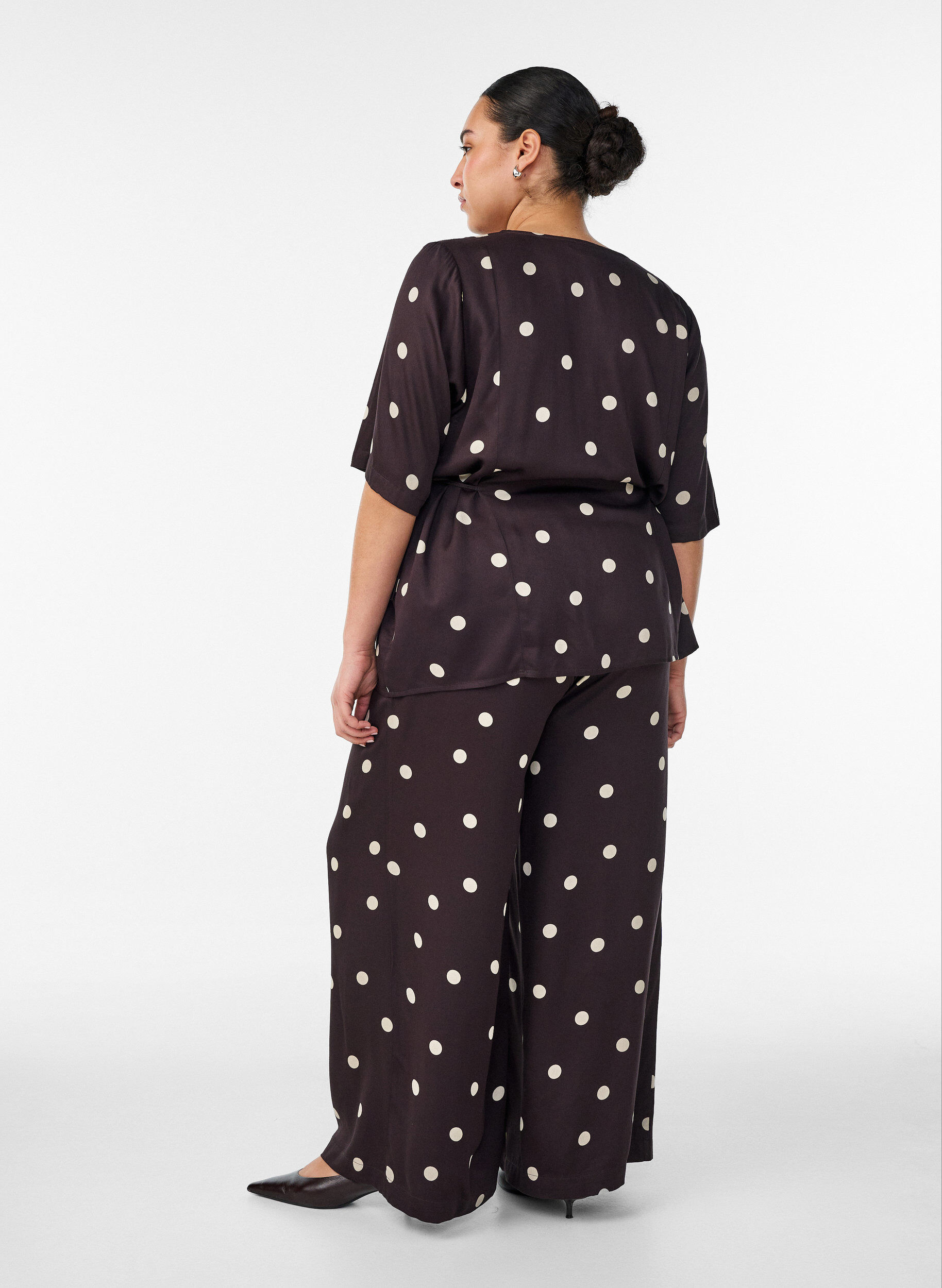 ZizziPantalon en viscose &agrave; pois et &agrave; coupe ample, Marron, Model image number 2