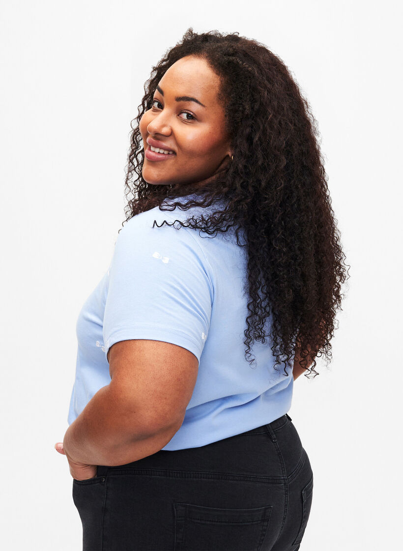 T-Shirt aus Bio-Baumwolle mit Schleifen, Serenity W. Bow Emb., Model image number 1