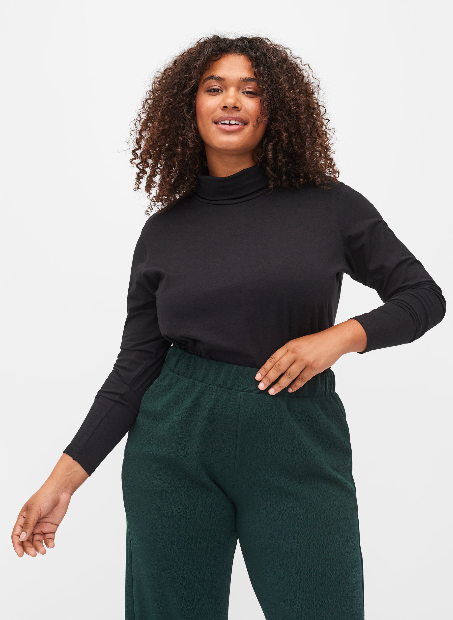 Zizzi Lang&auml;rmelige Baumwollbluse mit Rollkragen, Solid Black, Model image number 0
