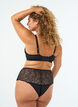 Soutien-gorge en dentelle avec bonnets rembourr&eacute;s, Noir, Model image number 2