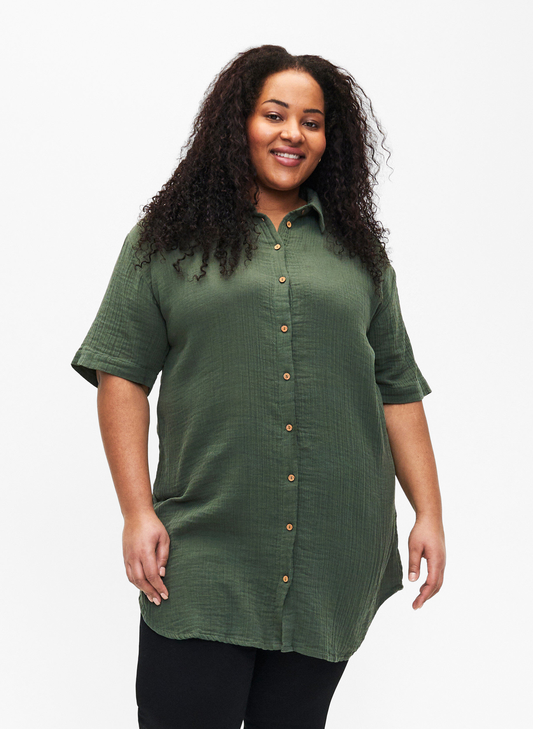 Zizzi Chemise &agrave; manches courtes avec boutons, Thyme, Model image number 0