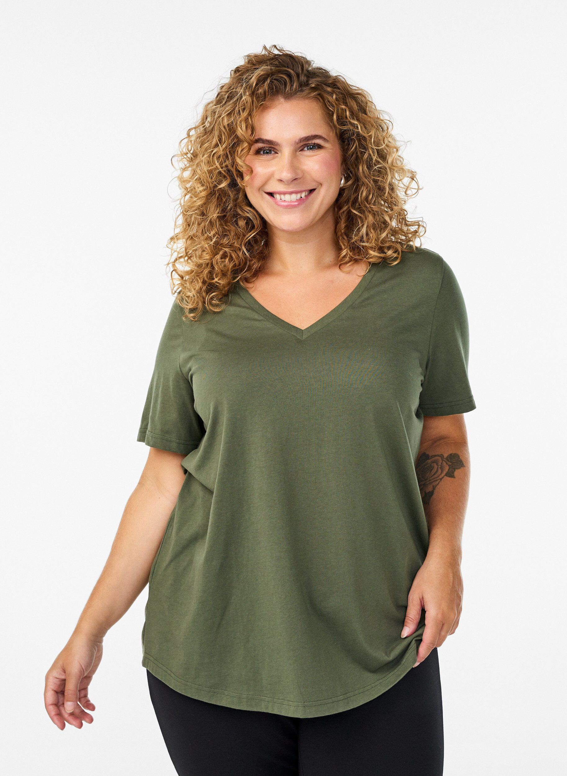 Zizzi Kurz&auml;rmeliges T-Shirt mit V-Ausschnitt, Gr&uuml;n, Model image number 0