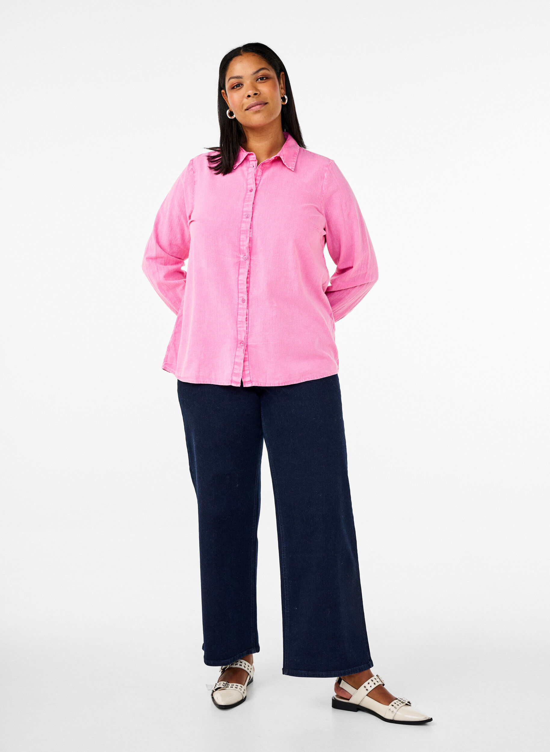Zizzi Einfarbige Jeansbluse, Pink Power, Model image number 2