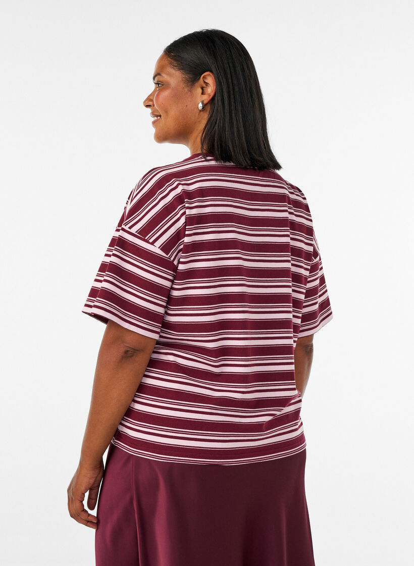 Kastiges T-Shirt mit Streifenmuster, Rot, Model image number 2