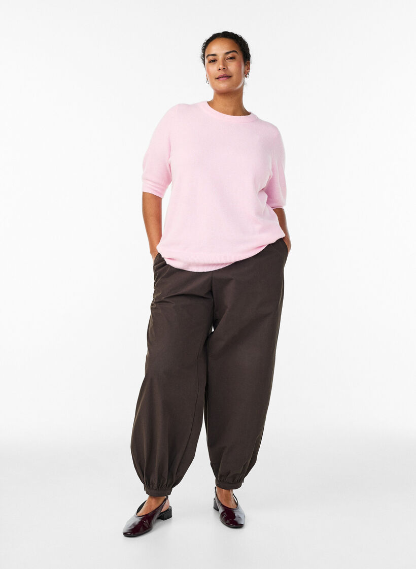 Bluse aus Strick mit kurzen Ärmeln, Pink, Model