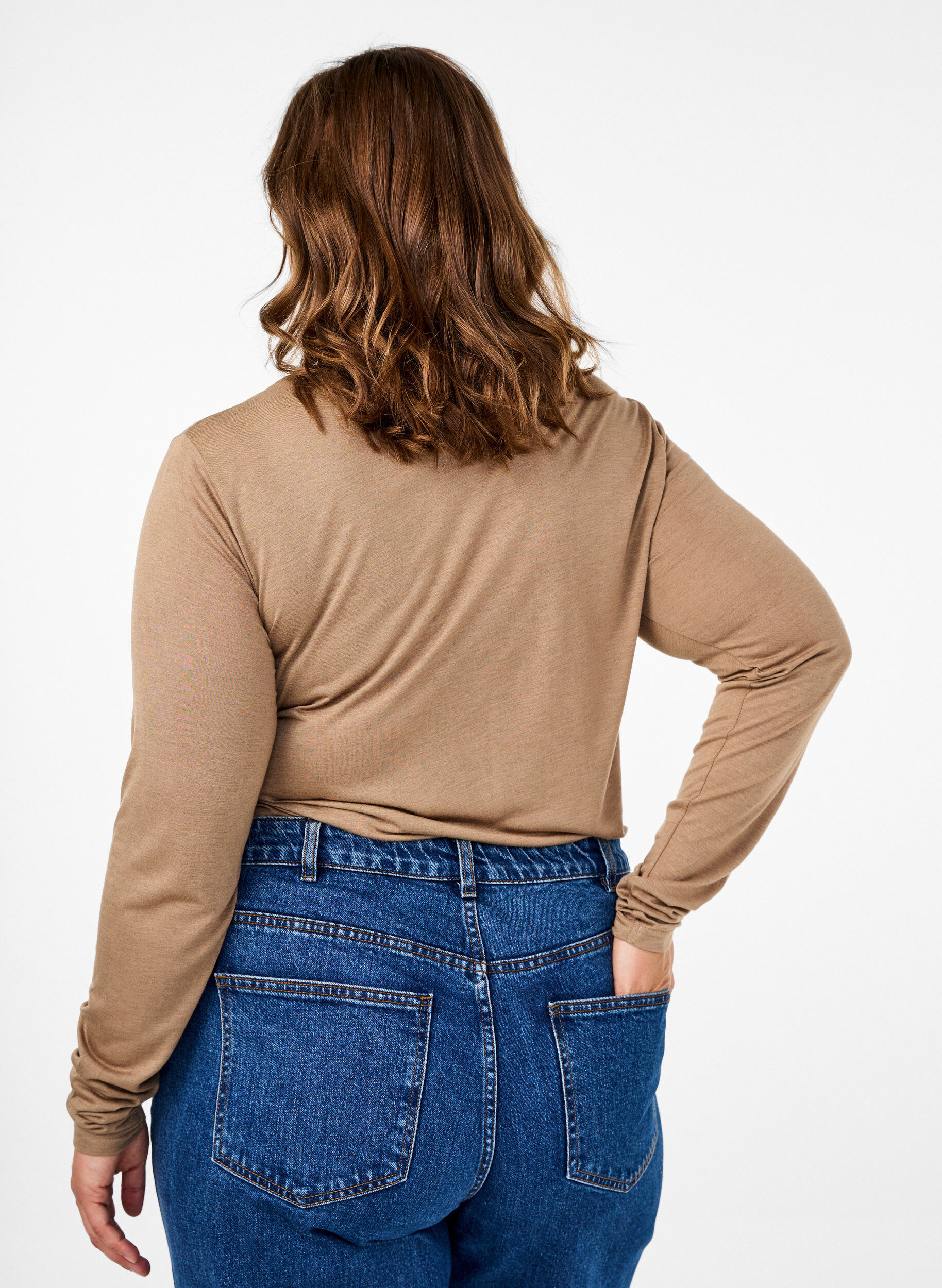 Zizzi Lang&auml;rmelige Bluse aus Wolle und Viskose, Braun, Model image number 2