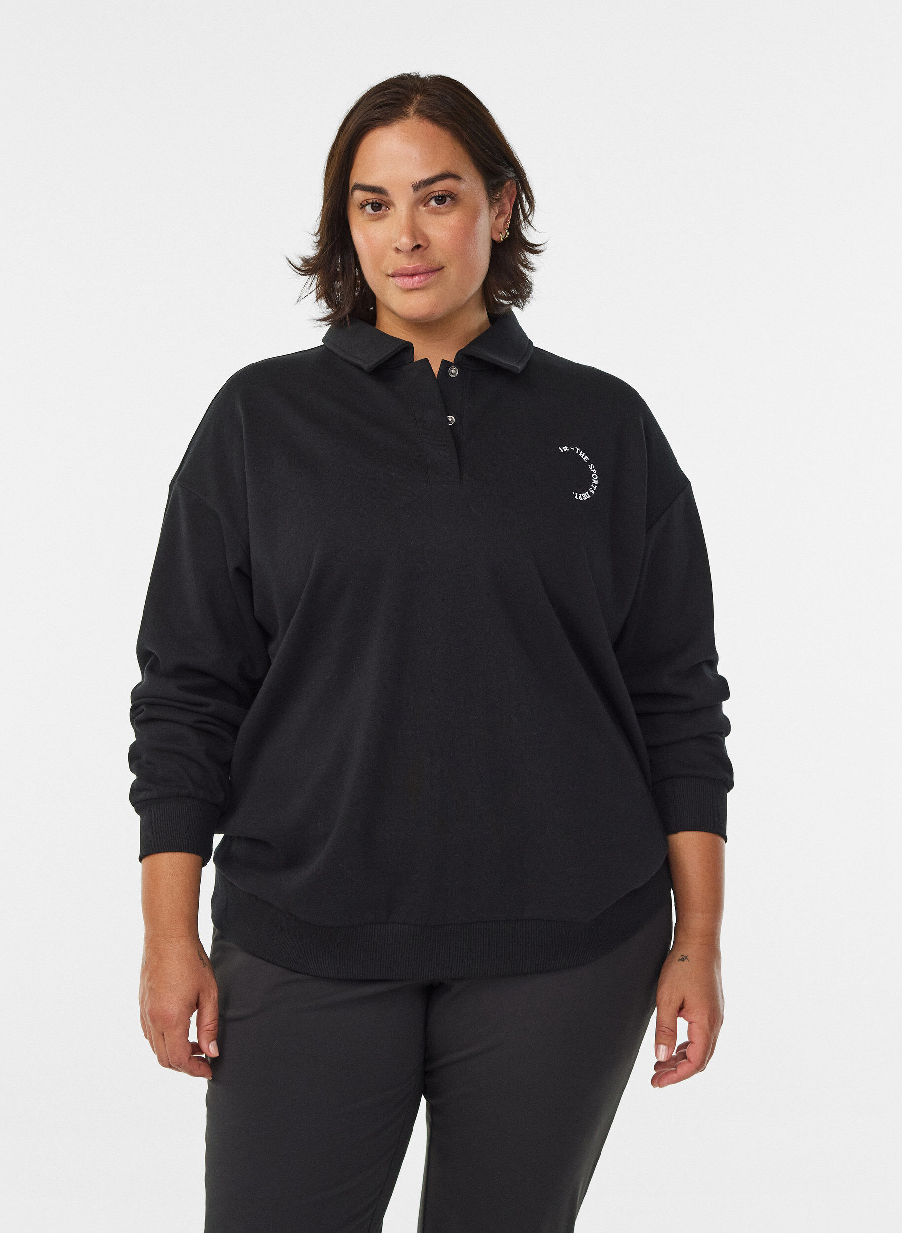 Sportlicher Sweatshirt mit Kragen, Schwarz, Model