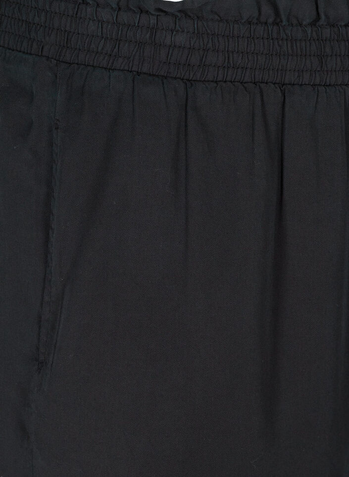 Lockere Bermudashorts mit Smock, Black, Packshot image number 2