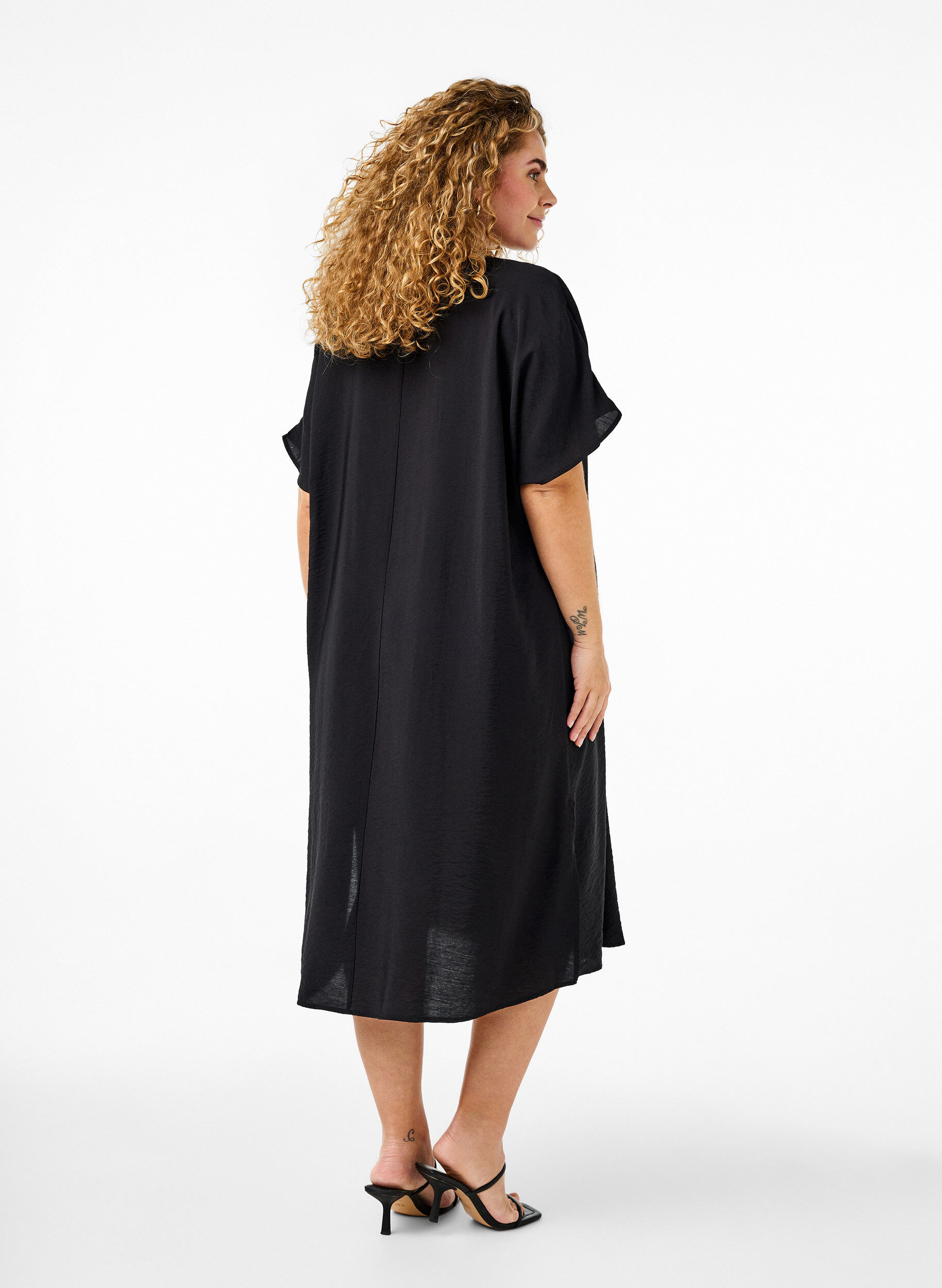 ZizziRobe &agrave; col en V en viscose, Noir, Model image number 1