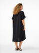 Robe &agrave; col en V en viscose, Noir, Model image number 1