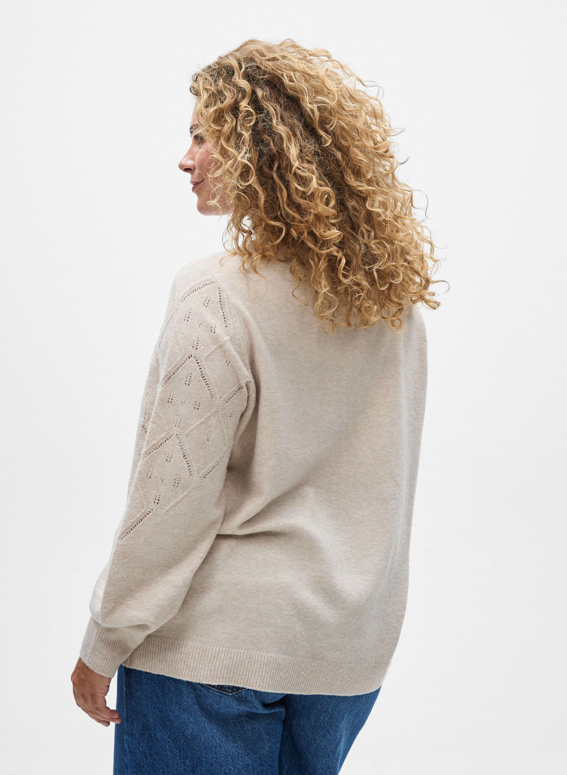 Zizzi Stricktop mit Lochmuster und Ballon&auml;rmeln, Beige, Model image number 2