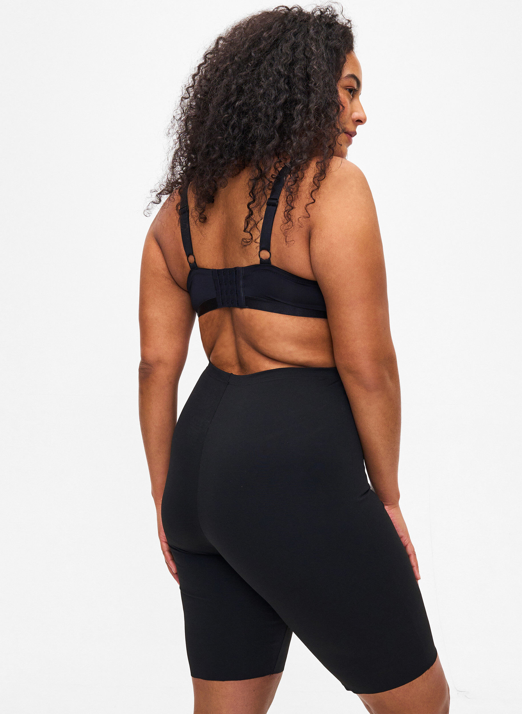 ZizziLeichte Formw&auml;sche lange Shorts, Schwarz, Model image number 1