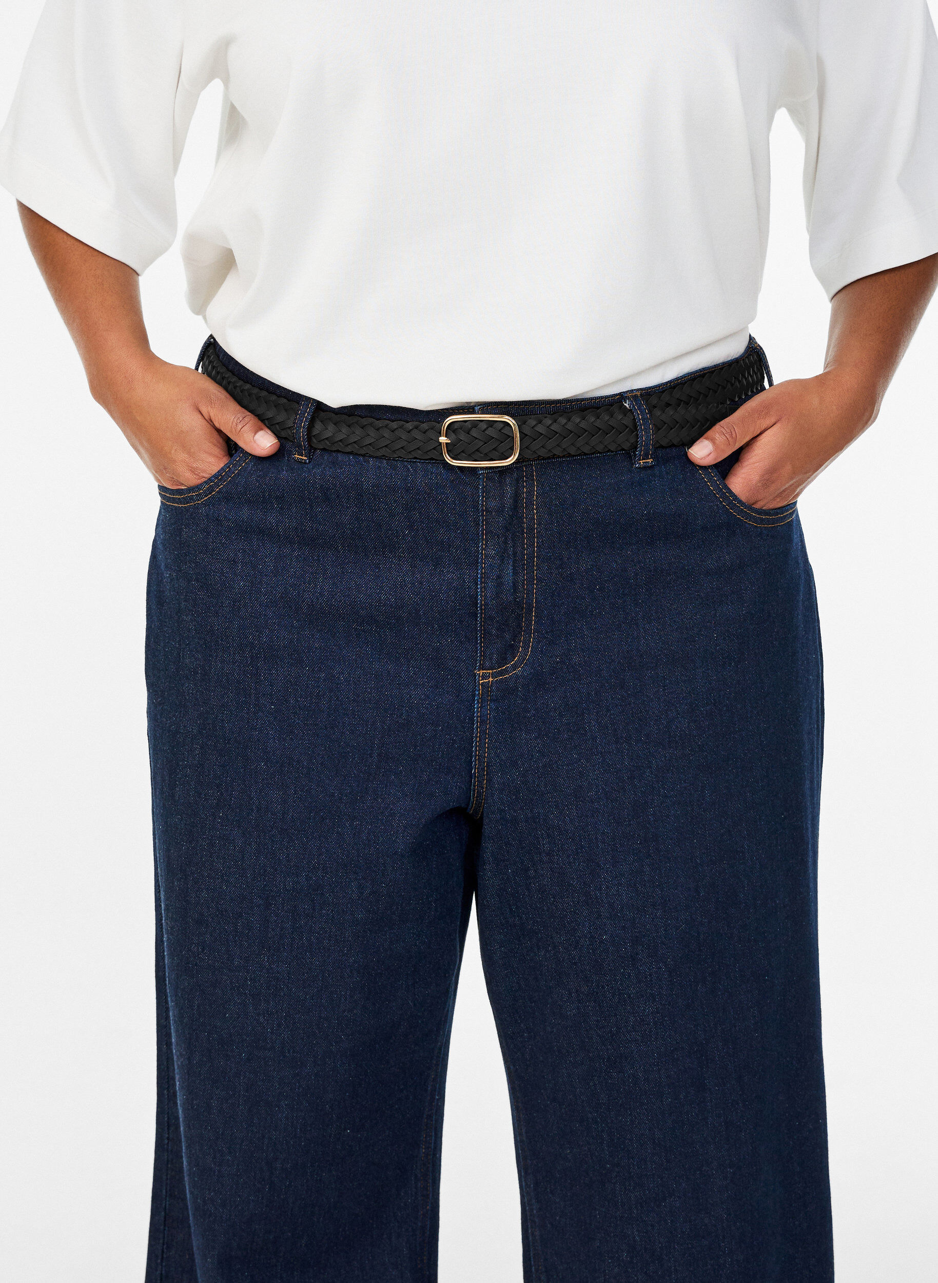 Zizzi Geflochtener G&uuml;rtel aus Kunstleder, Schwarz, Model image number 0