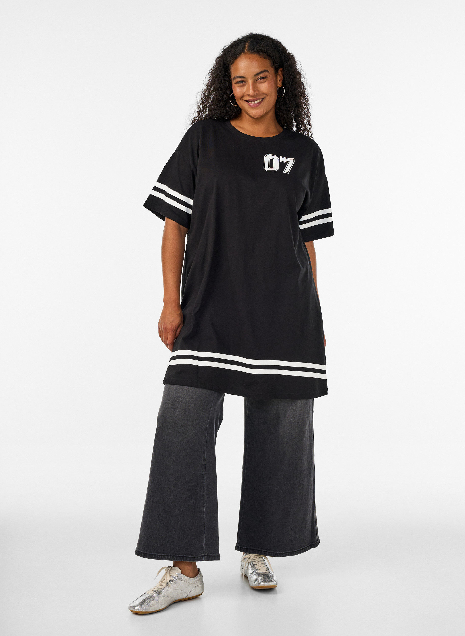 ZizziSportliches T-Shirtkleid aus Baumwolle, Schwarz, Model image number 1