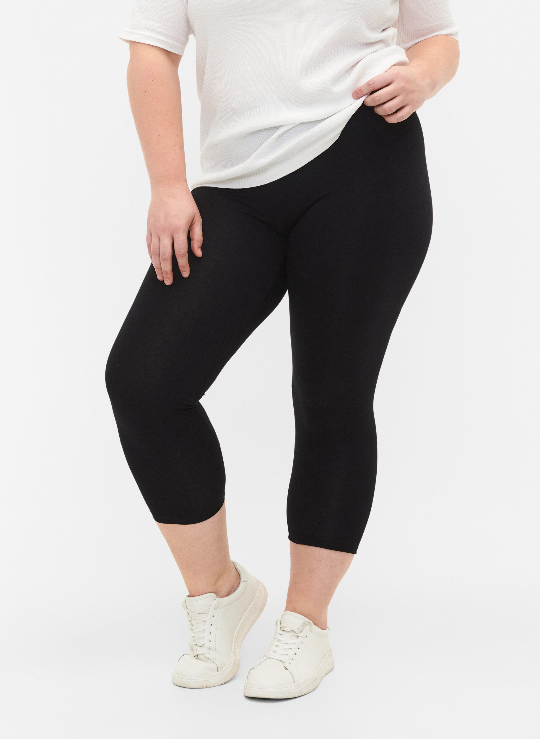 Zizzi Leggings 3/4 basiques en viscose, Noir, Model image number 0