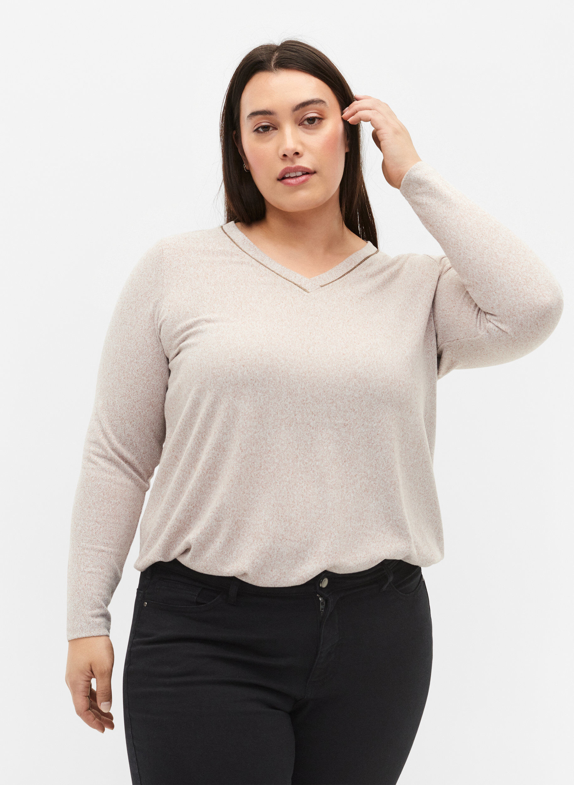 Bluse mit V-Ausschnitt und langen &Auml;rmeln, Beige, Model